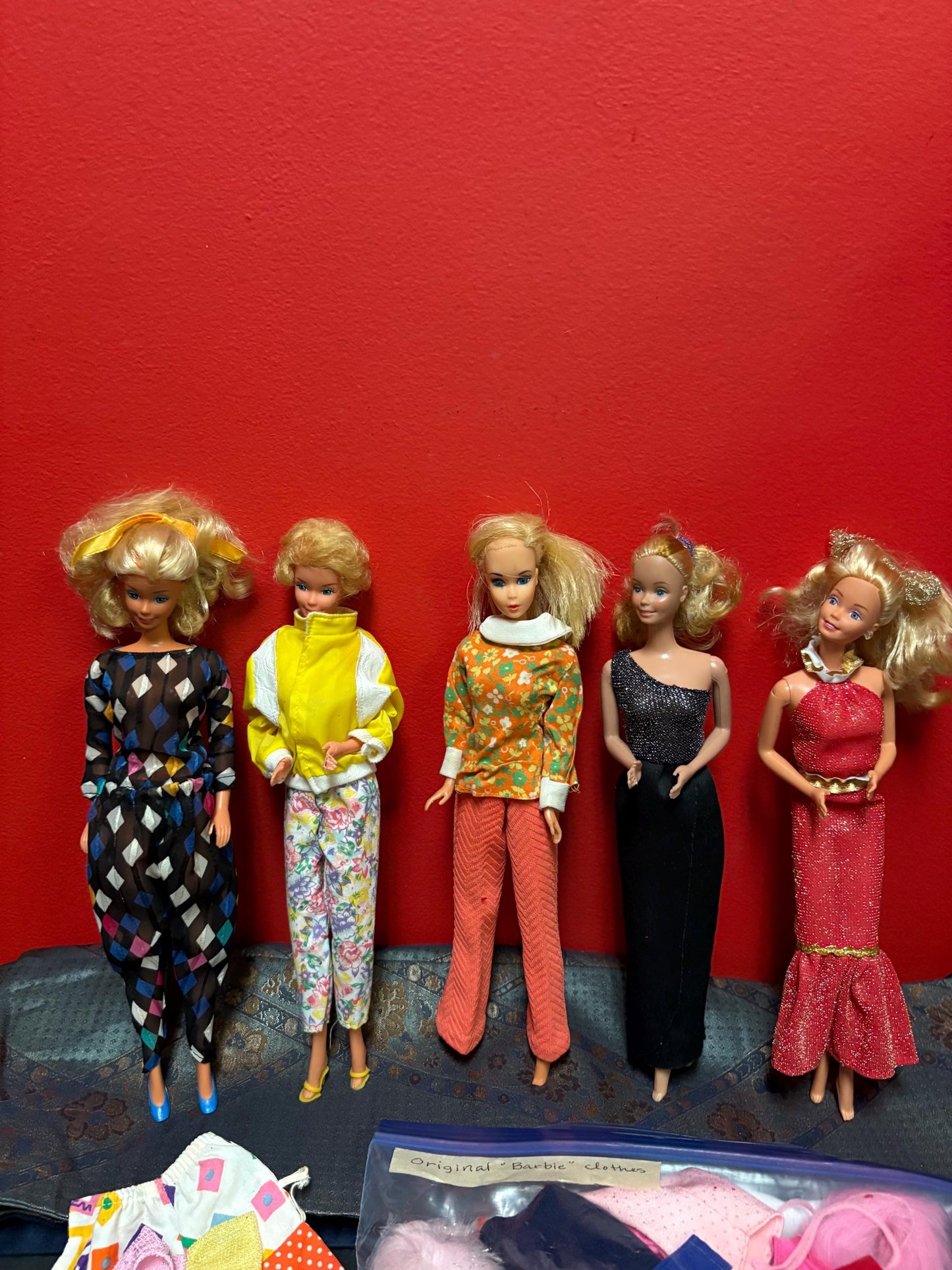 Five vintage Barbie dolls with xtra clothes  great set  great value