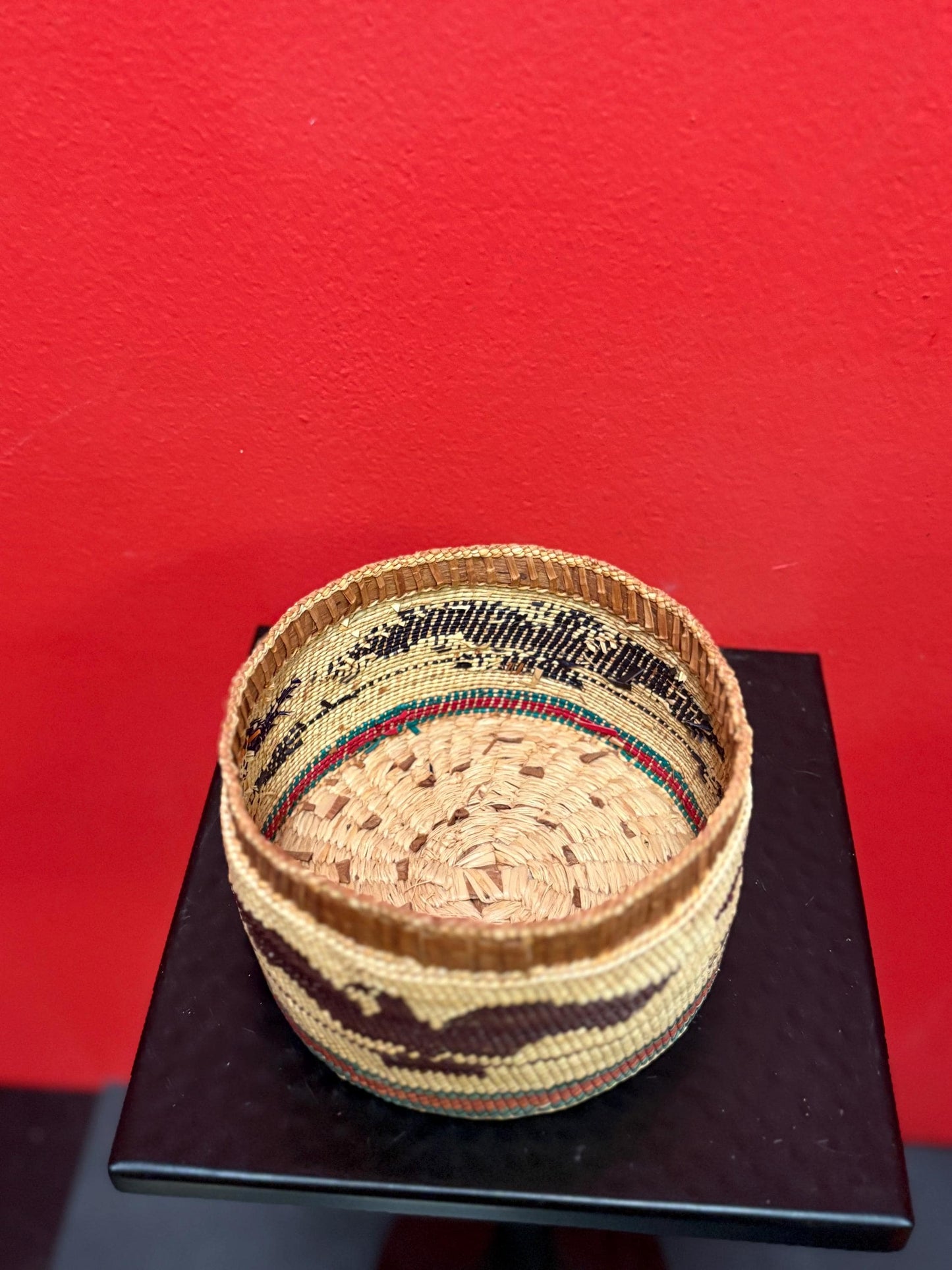 Absolutely stunning indigenous first nations coast Salish woven basket with lid depicting birds in mint condition  5 1/2 x 3 high  wow