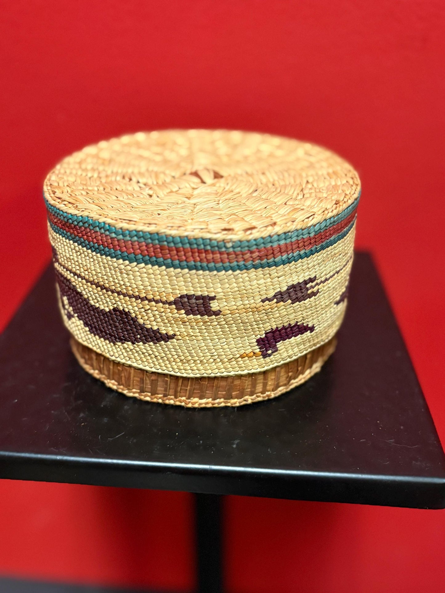 Absolutely stunning indigenous first nations coast Salish woven basket with lid depicting birds in mint condition  5 1/2 x 3 high  wow