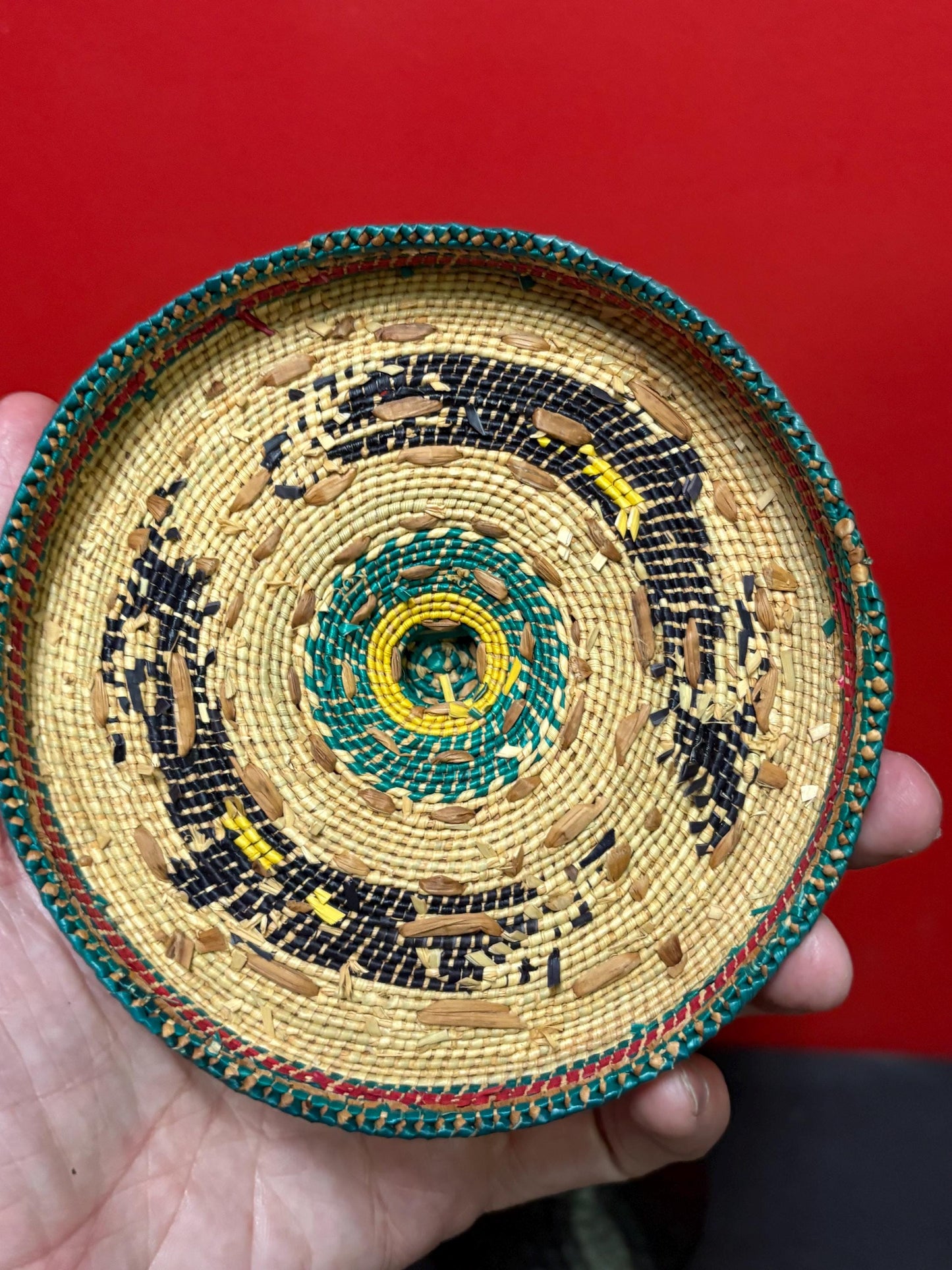 Absolutely stunning indigenous first nations coast Salish woven basket with lid depicting birds in mint condition  5 1/2 x 3 high  wow