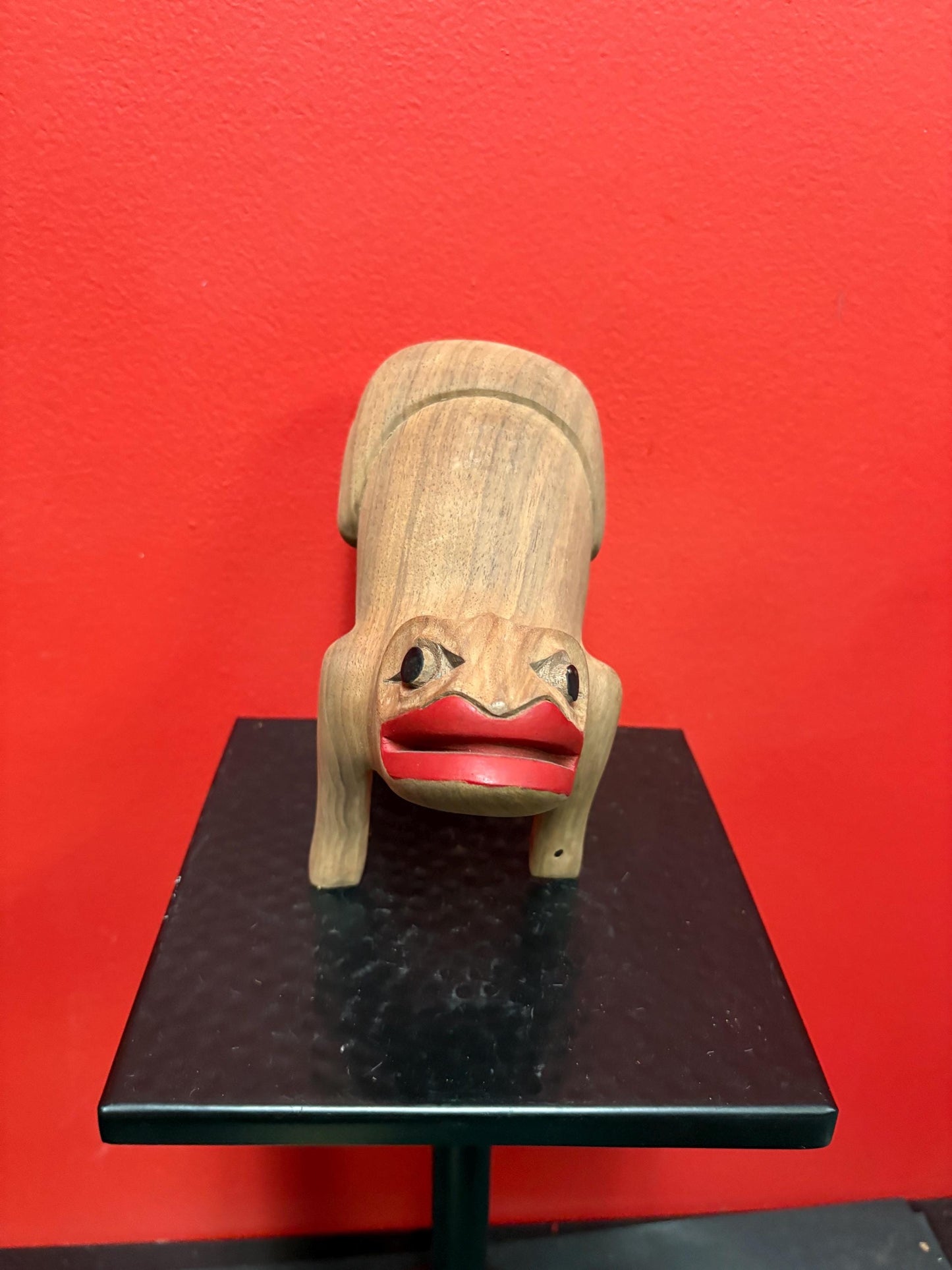Simply beautiful indigenous First Nations pacific north West Coast unsigned cedar frog statue  7 x 4 wide  wow