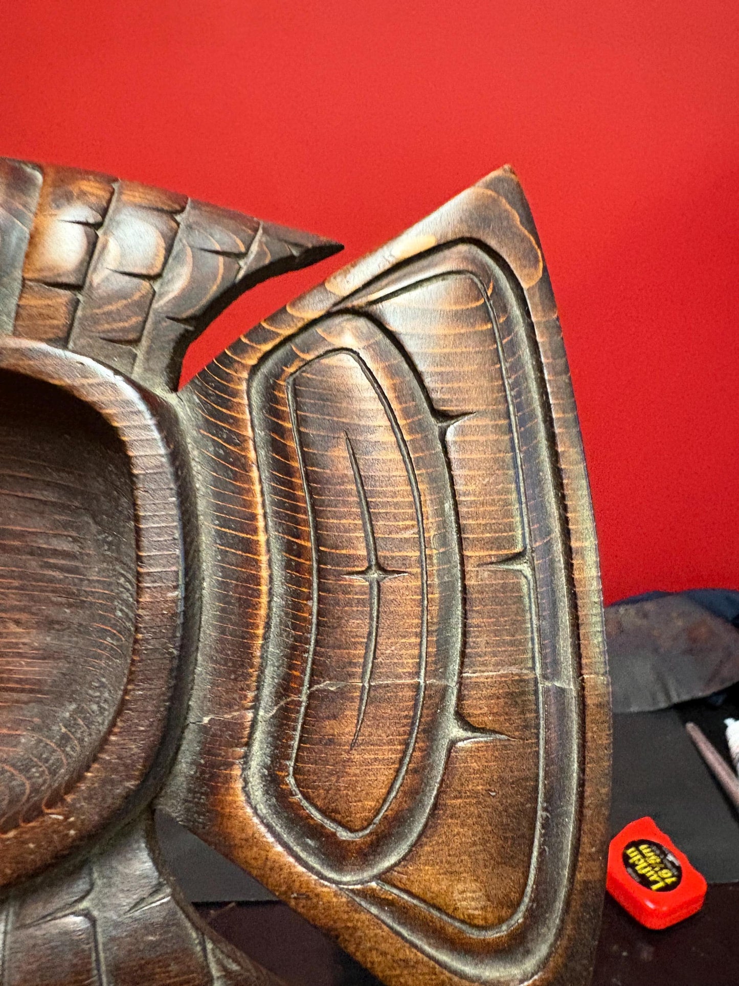 Beautiful indigenous first nation Pacific West Coast signed Willie Hawkins 12 x 7 x 11 high heron  bowl  slight crack - amazing value