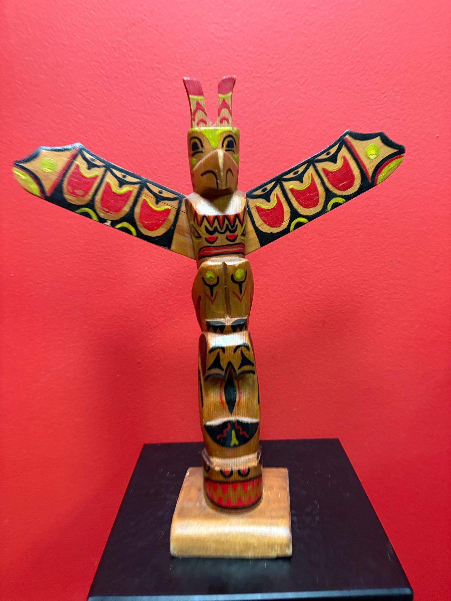 Beautiful 12 x 10 wide Larry Joseph signed indigenous first nations primitive older totem pole -  great imagery and colour