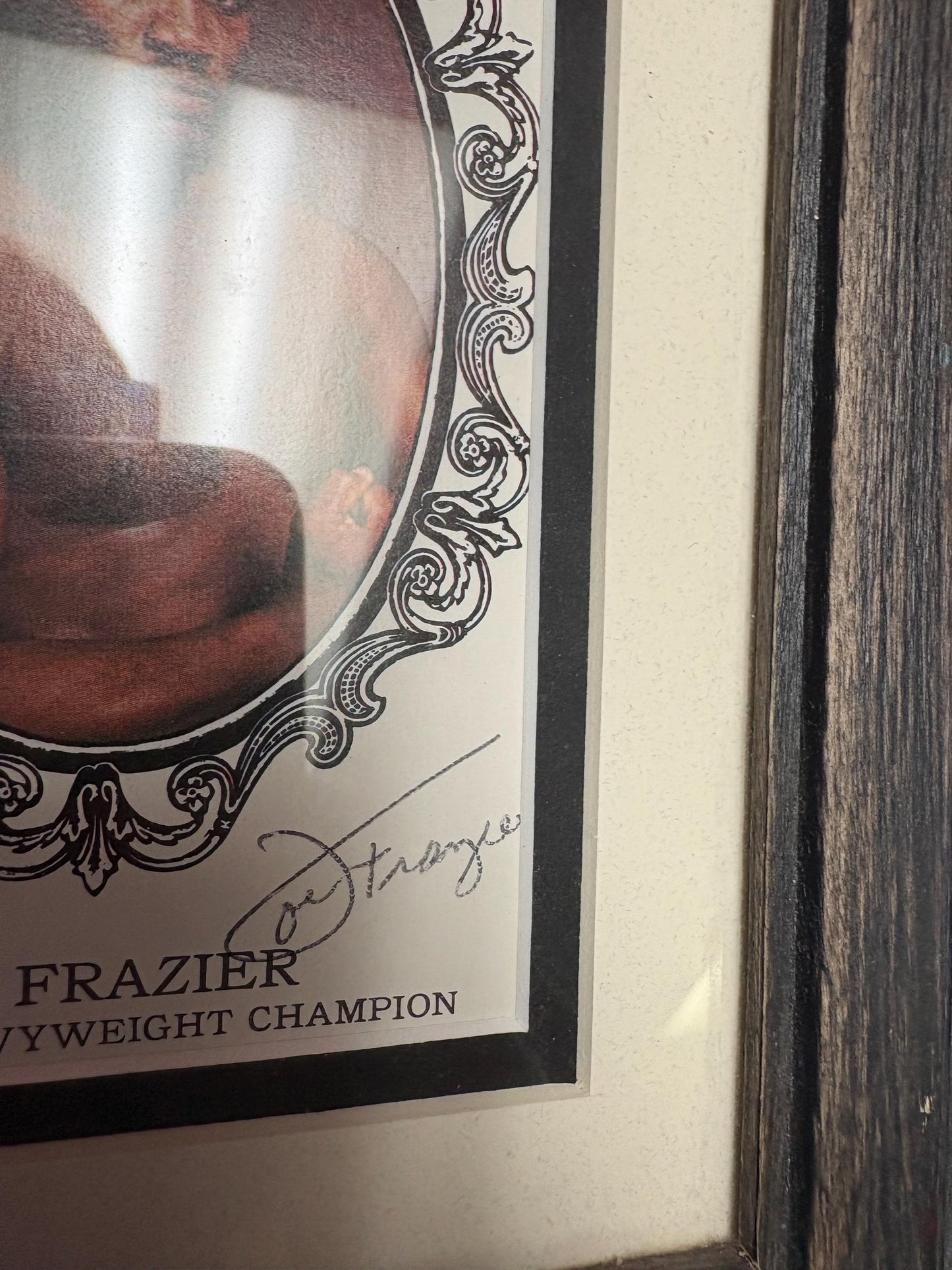 Amazing authentic Joe FRAZIER world heavyweight champion signed photograph in frame  9 x 7 - wow