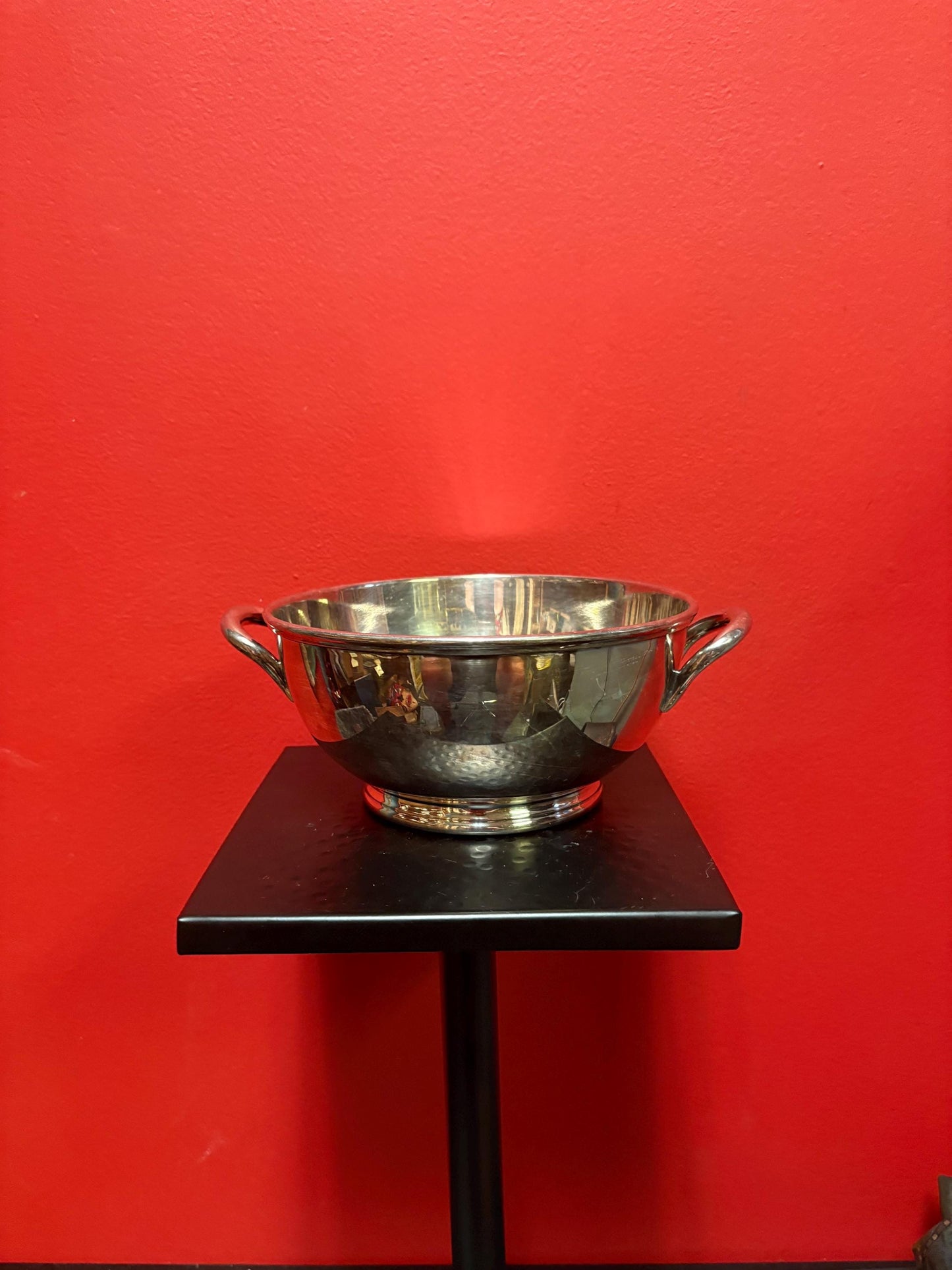 Beautiful English silver plated Elkington 9 x 3 1/2 high polished double handled bowl  perfect for fruit  regal and amazing gift - heavy