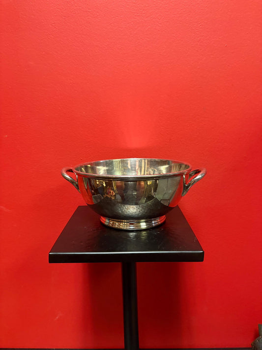 Beautiful English silver plated Elkington 9 x 3 1/2 high polished double handled bowl  perfect for fruit  regal and amazing gift - heavy