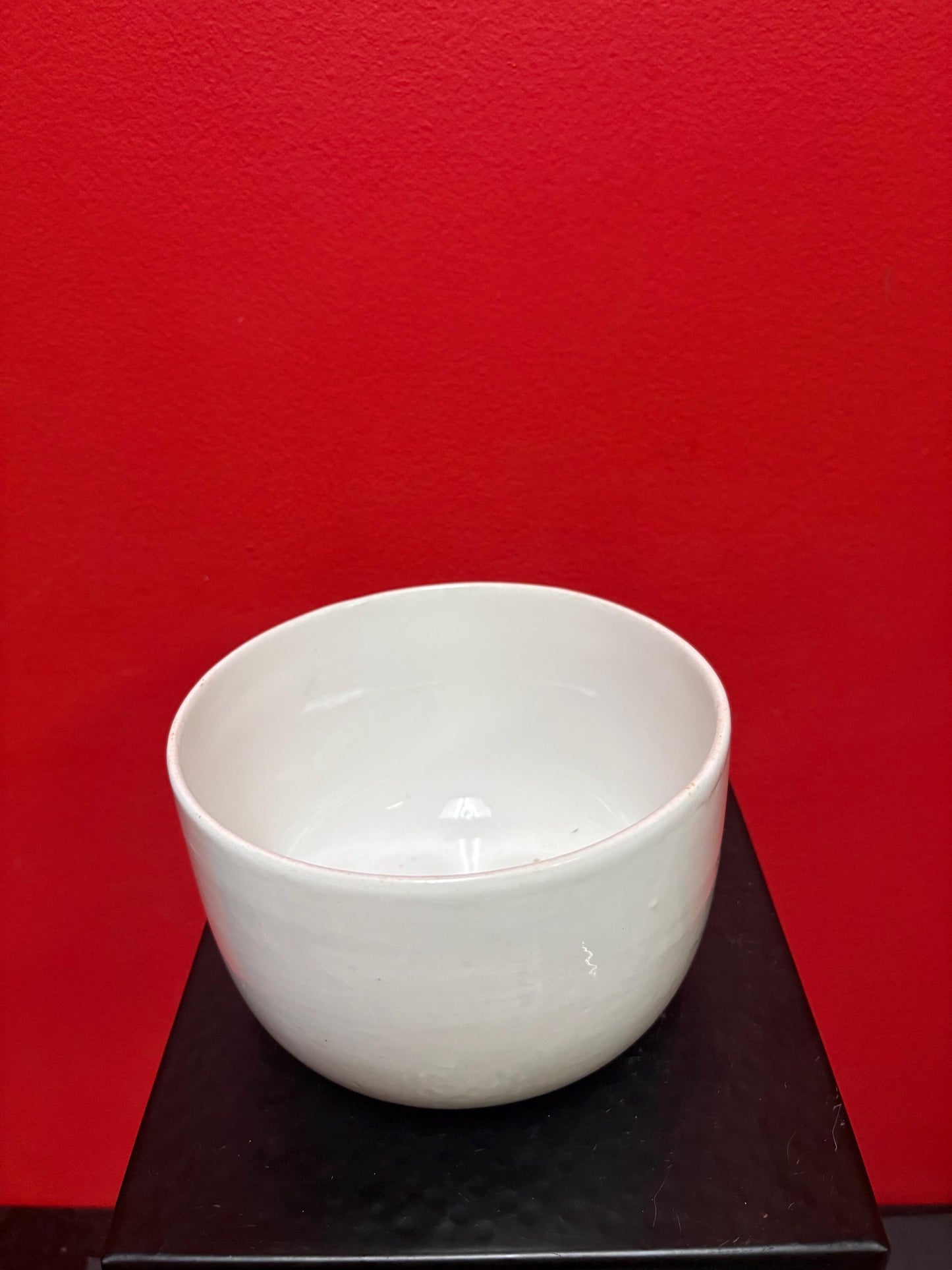 Spectacular large queens pudding  number 16 pottery white bowl  4 x 6“ wide  simply perfect amazing condition  great gift