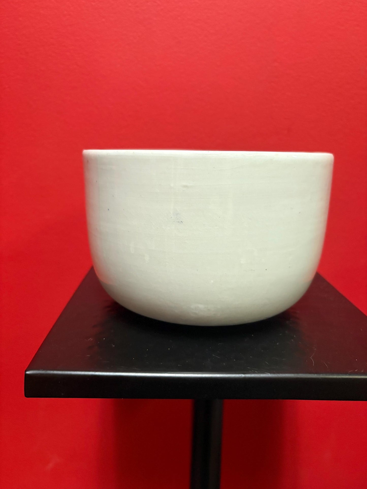 Spectacular large queens pudding  number 16 pottery white bowl  4 x 6“ wide  simply perfect amazing condition  great gift