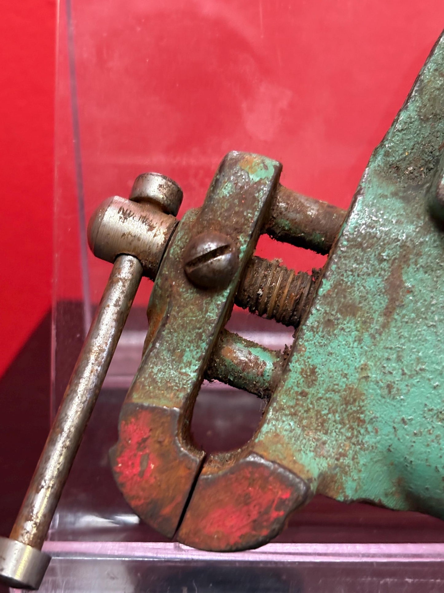 Cool Antique vice  5 inches long in working condition  great to use or for decor