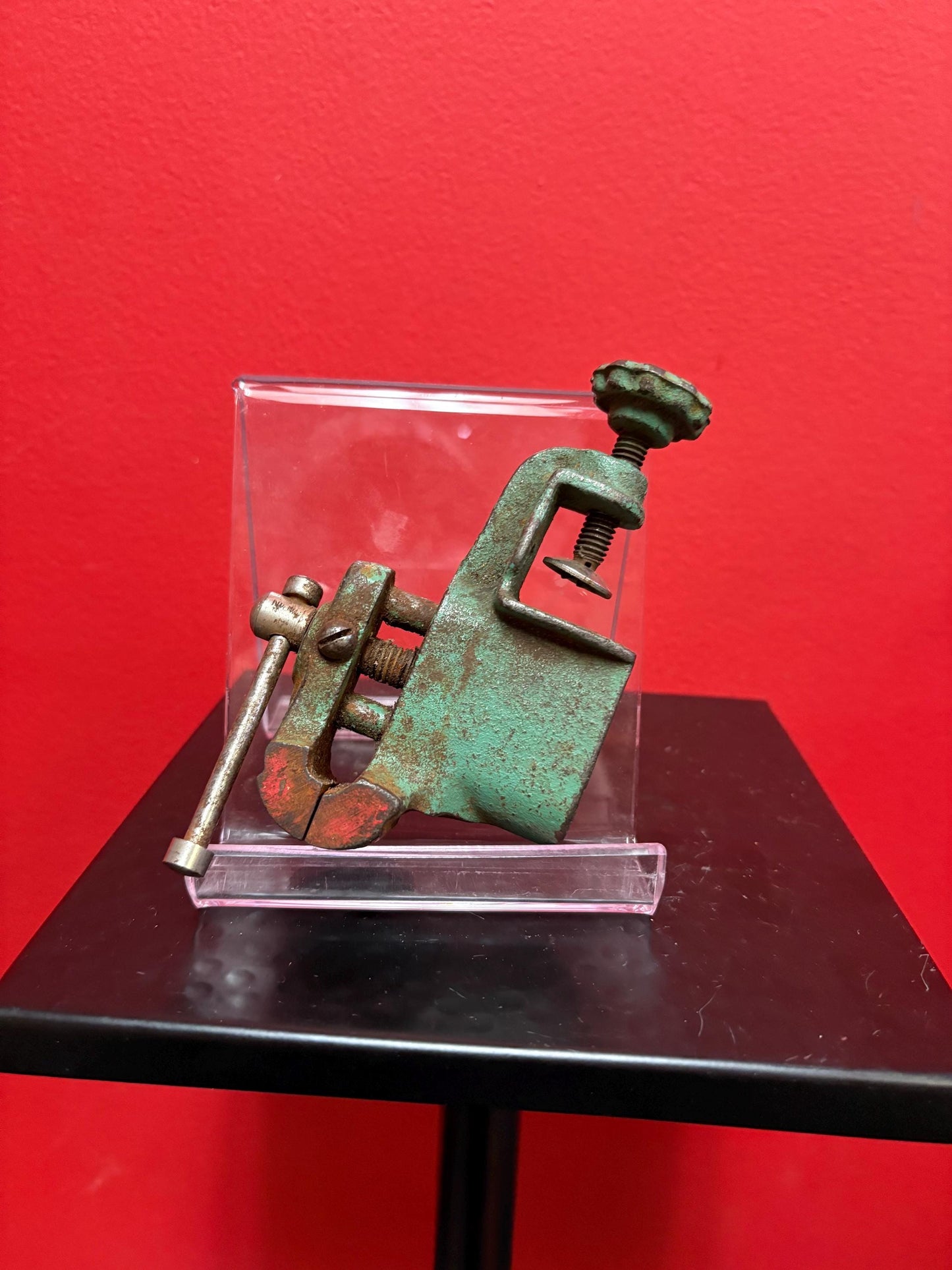 Cool Antique vice  5 inches long in working condition  great to use or for decor