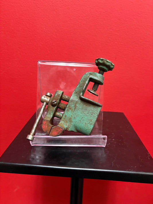 Cool Antique vice  5 inches long in working condition  great to use or for decor