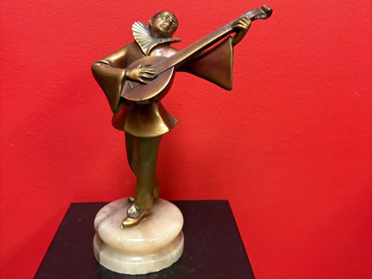 Stunning 9 inch tall bronze art decor statue of a lady musician - beauty  Great detail  Value priced