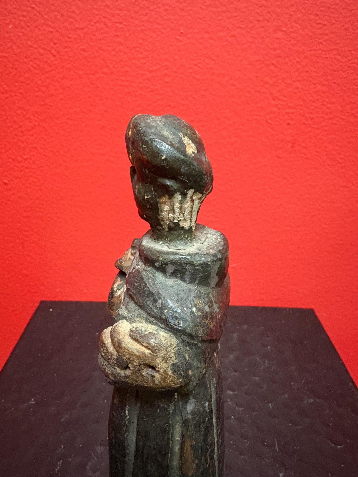 rare 6 inch tall 18 century Spanish Santos doll  wooden beauty in very very good condition  amazing detail