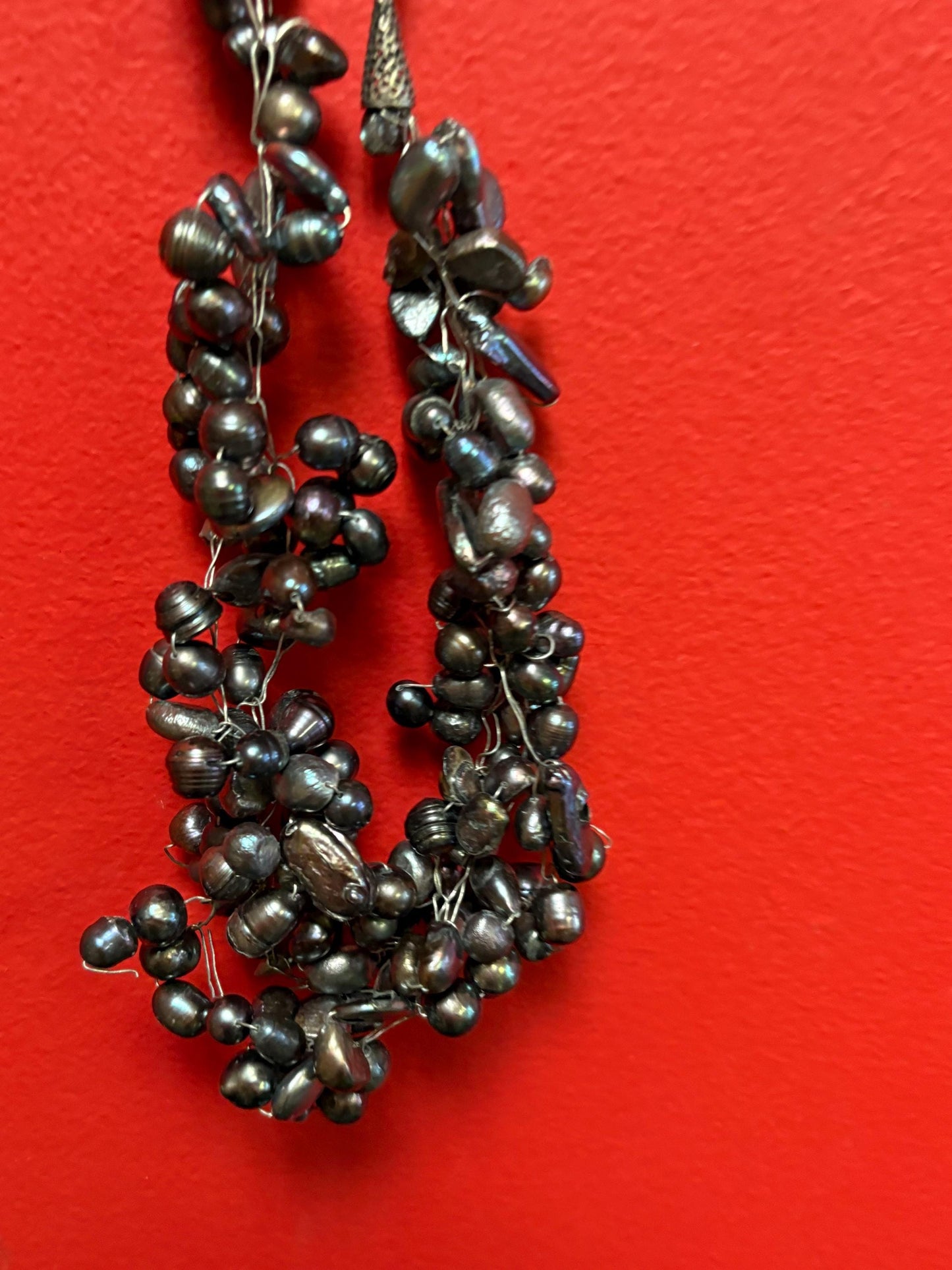 Very cool seawater pearl and wire necklace approximately 20 inches long  fabulous look and great gift