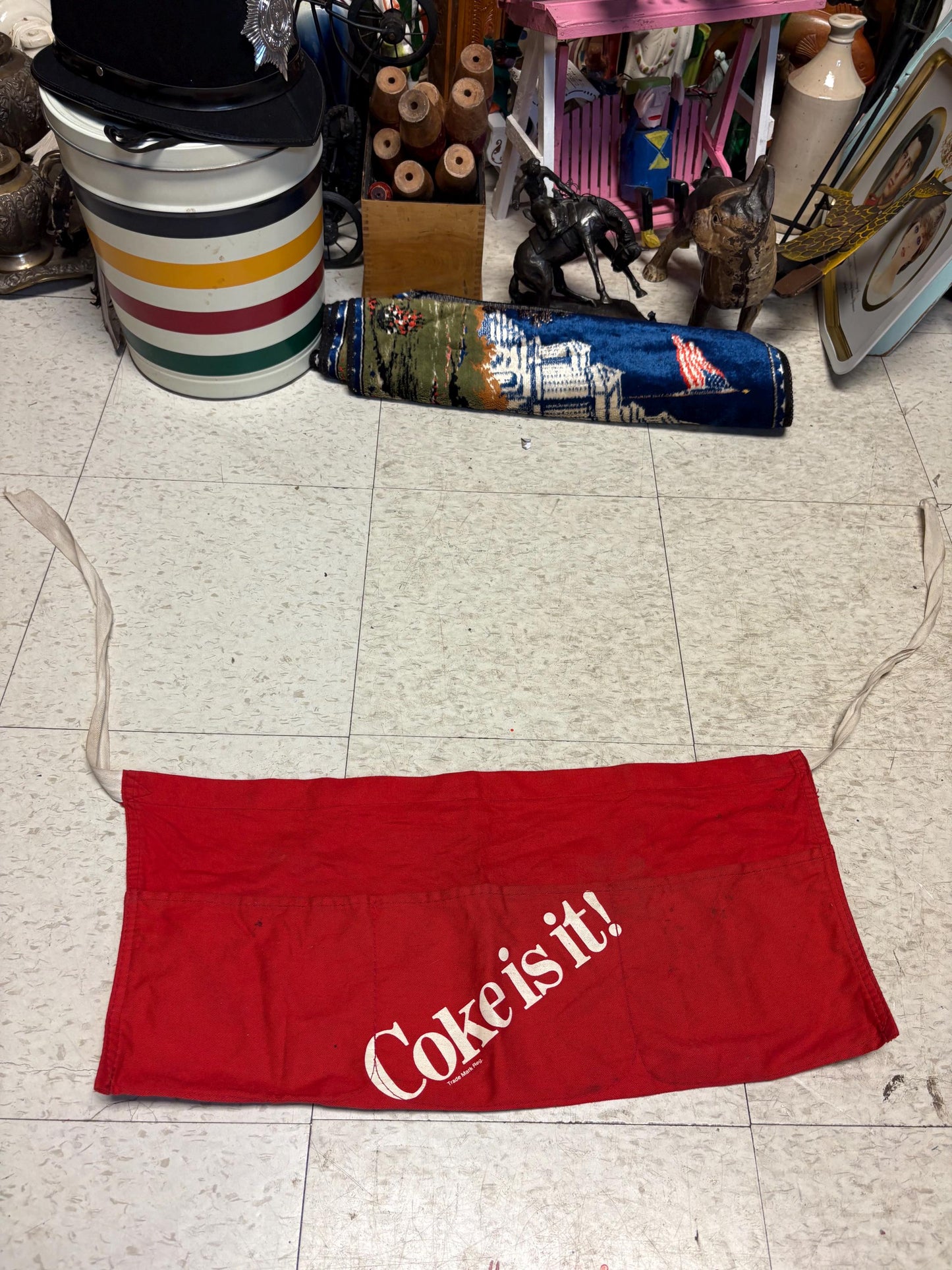 Amazing vintage 26 x 23  inch  long Coca-Cola waitresses apron  Diner and Coke memorabilia  amazing  original tag  best gift