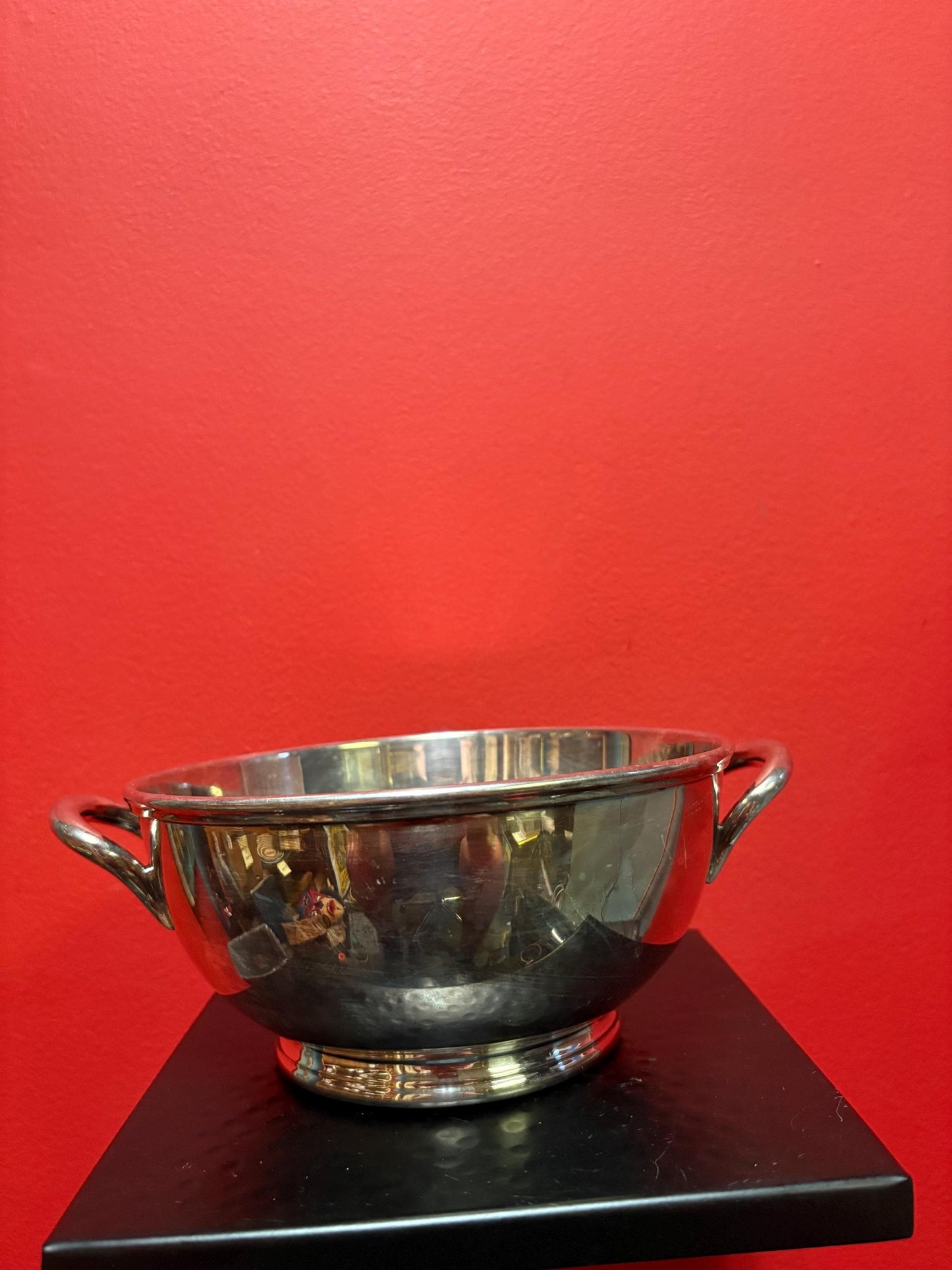 Beautiful English silver plated Elkington 9 x 3 1/2 high polished double handled bowl  perfect for fruit  regal and amazing gift - heavy