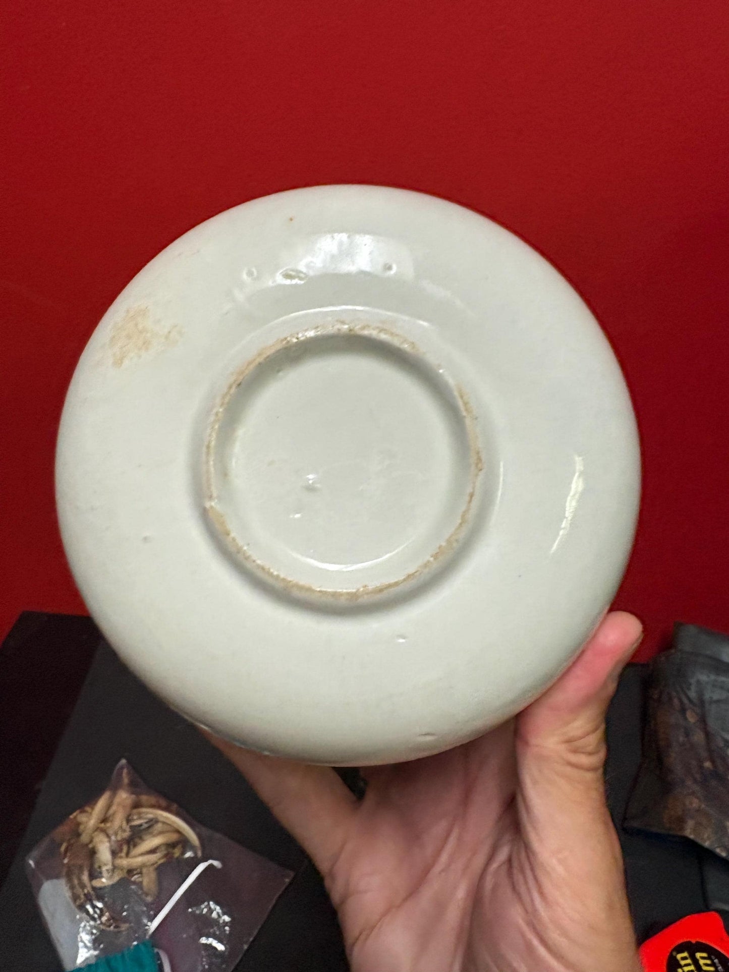 Spectacular large queens pudding  number 16 pottery white bowl  4 x 6“ wide  simply perfect amazing condition  great gift