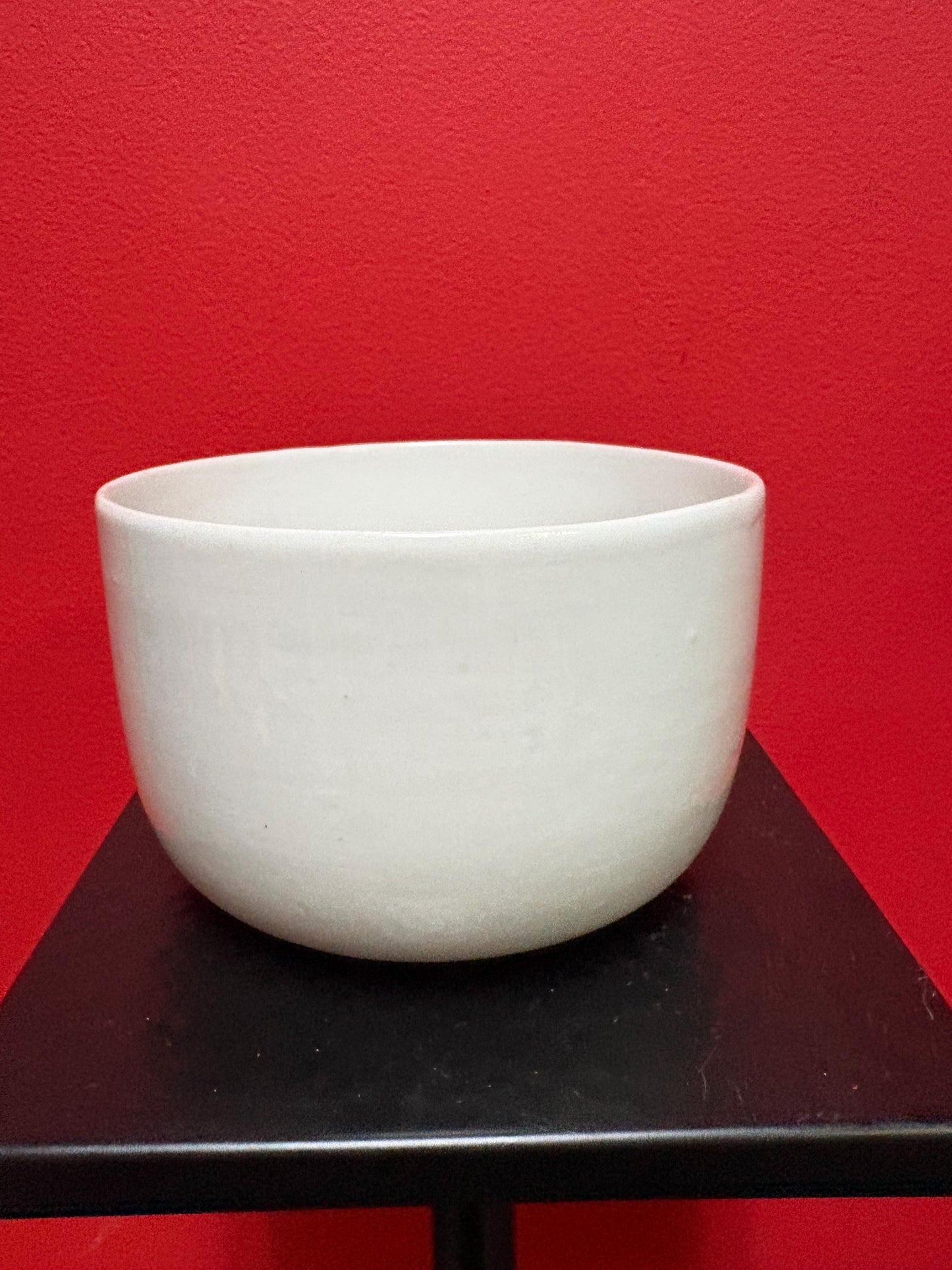 Spectacular large queens pudding  number 16 pottery white bowl  4 x 6“ wide  simply perfect amazing condition  great gift