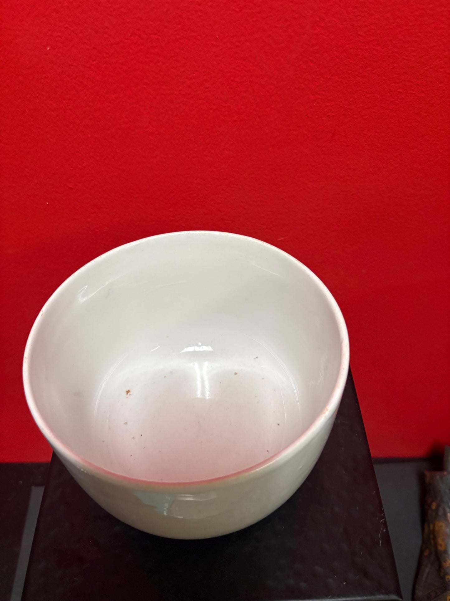 Spectacular large queens pudding  number 16 pottery white bowl  4 x 6“ wide  simply perfect amazing condition  great gift