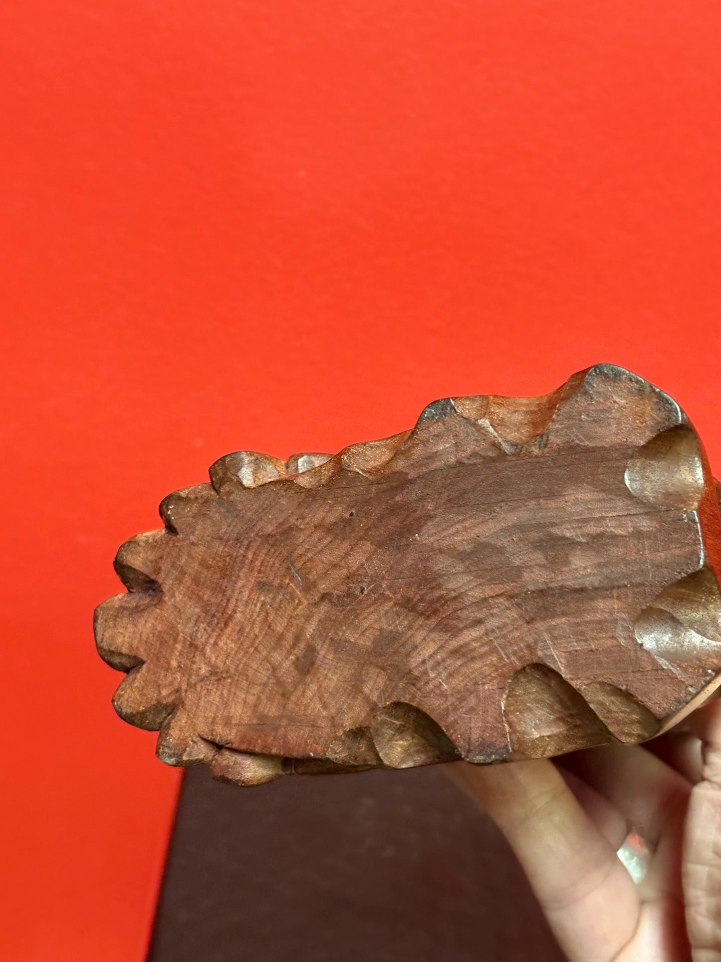 Beautiful well detailed wooden Asian peacock   8.5 inches tall elegant