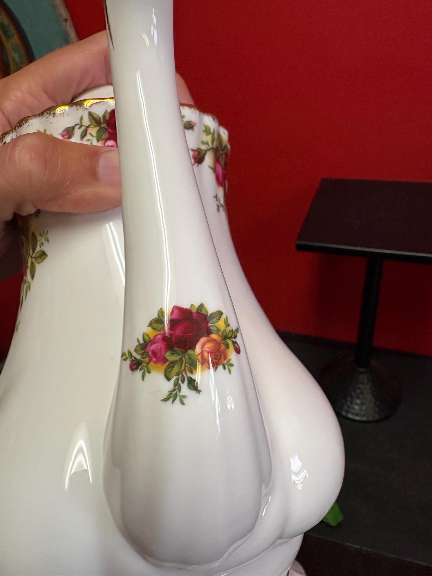 Beautiful Royal Albert old country Rose  10 x 8 wide  coffee pot in perfect  condition  wow