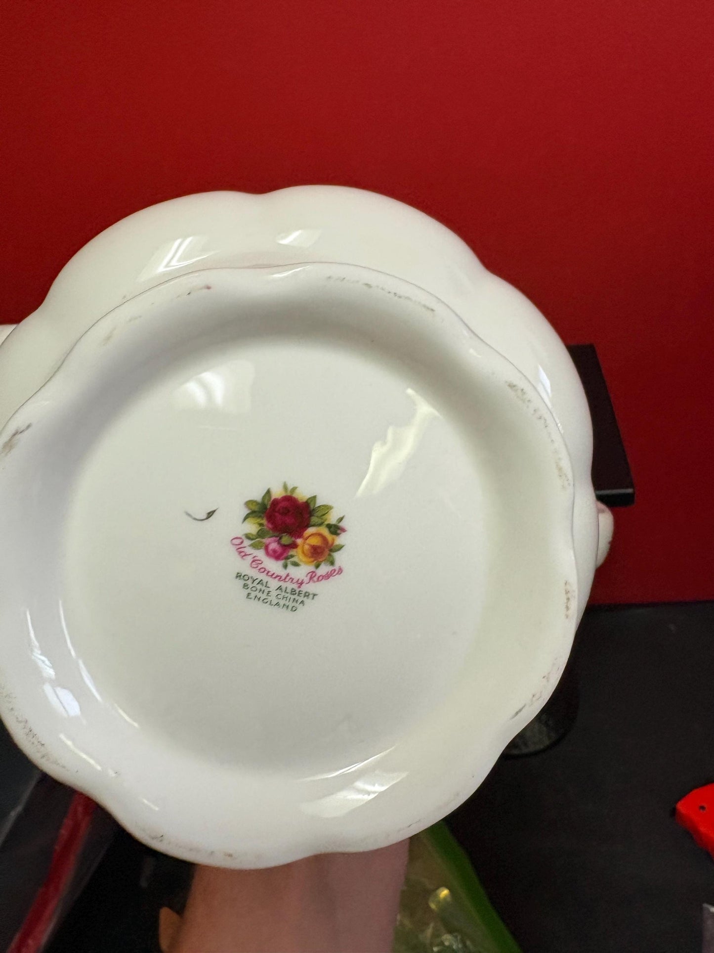 Beautiful Royal Albert old country Rose  10 x 8 wide  coffee pot in perfect  condition  wow