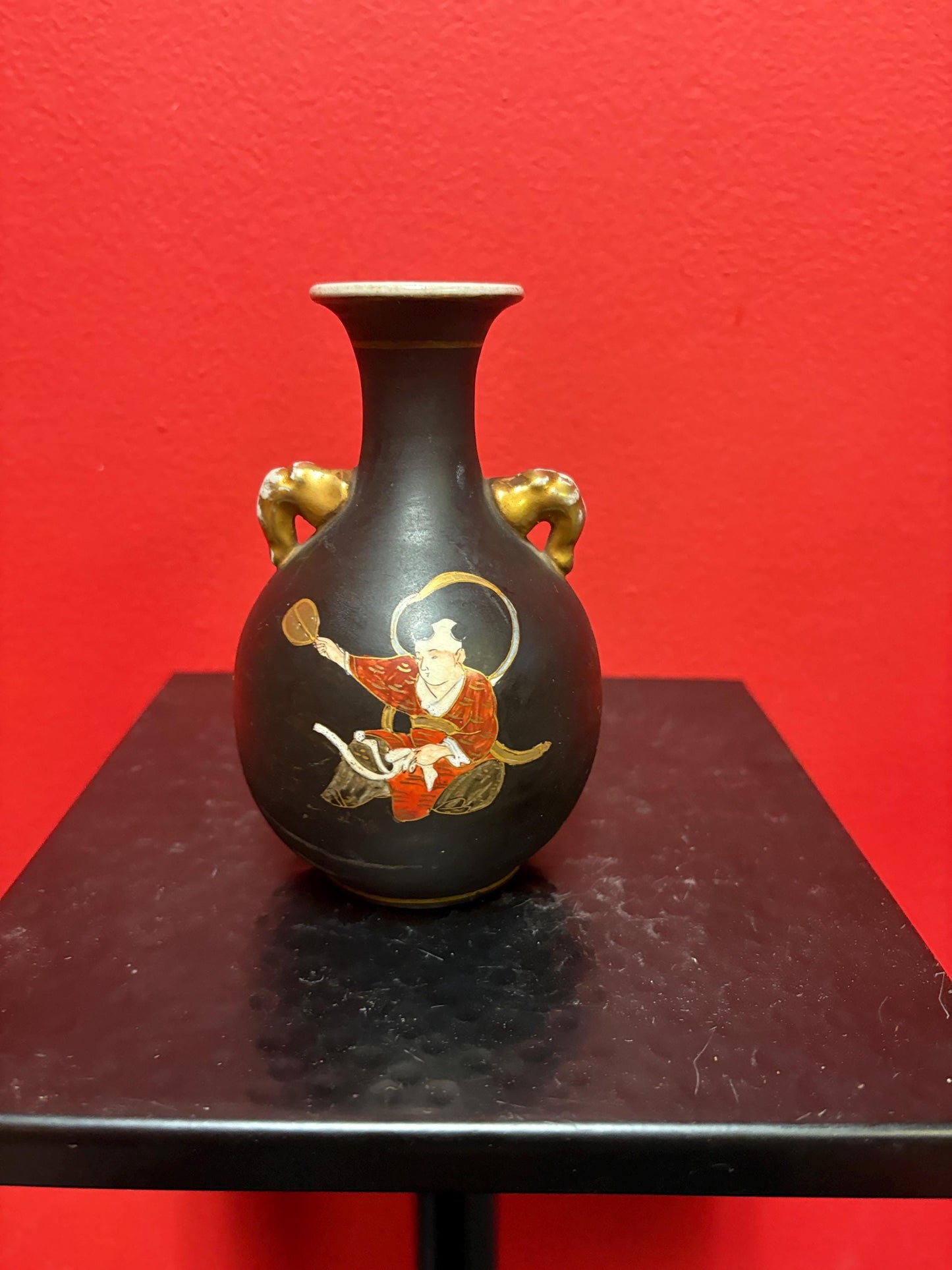 Beautiful Japanese 5 inch tall handpainted signed vase with unusual imagery  -  great value