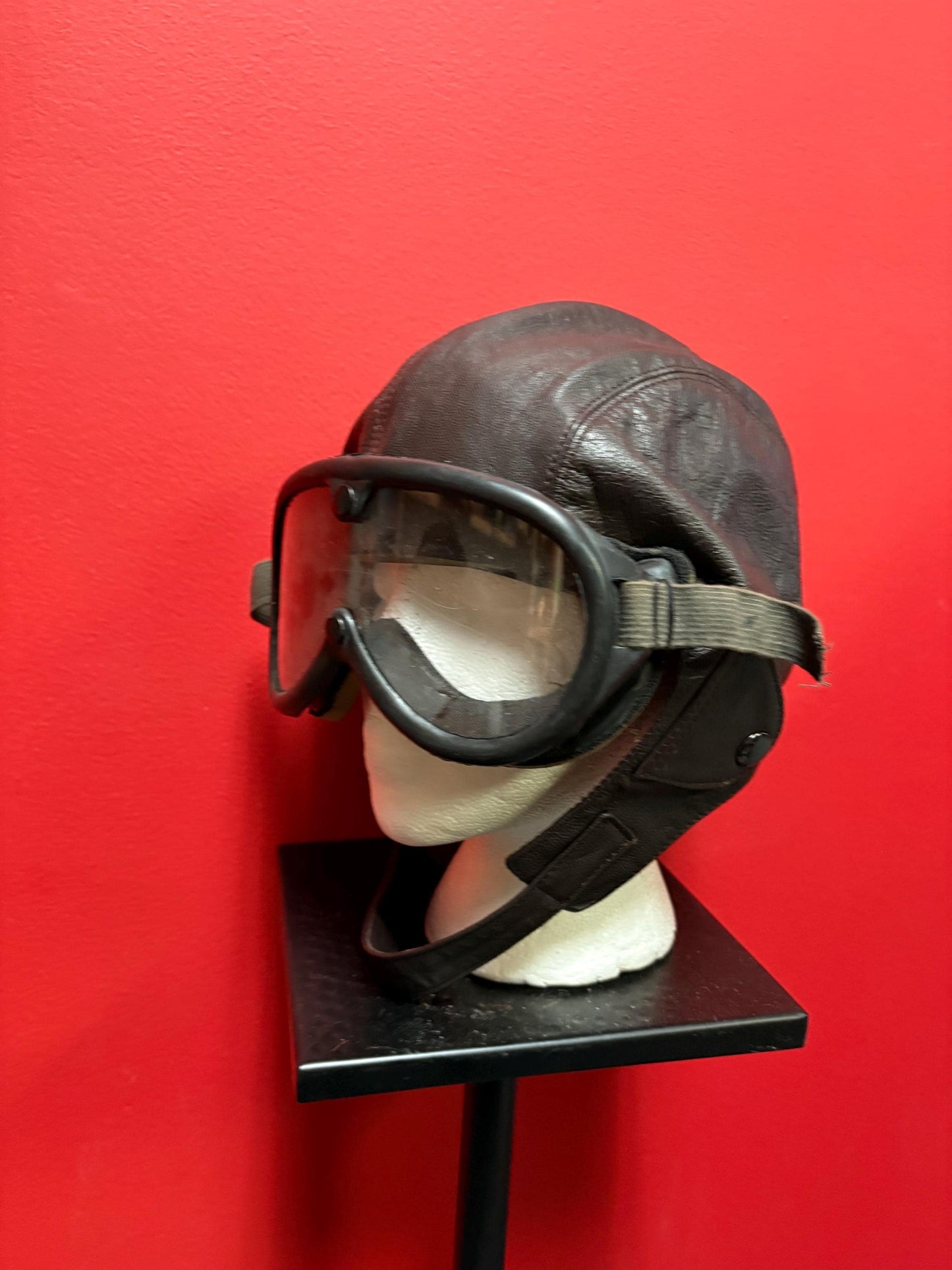 Amazing antique authentic aviator flying helmet and goggles  sensational condition and perfect gift  wow