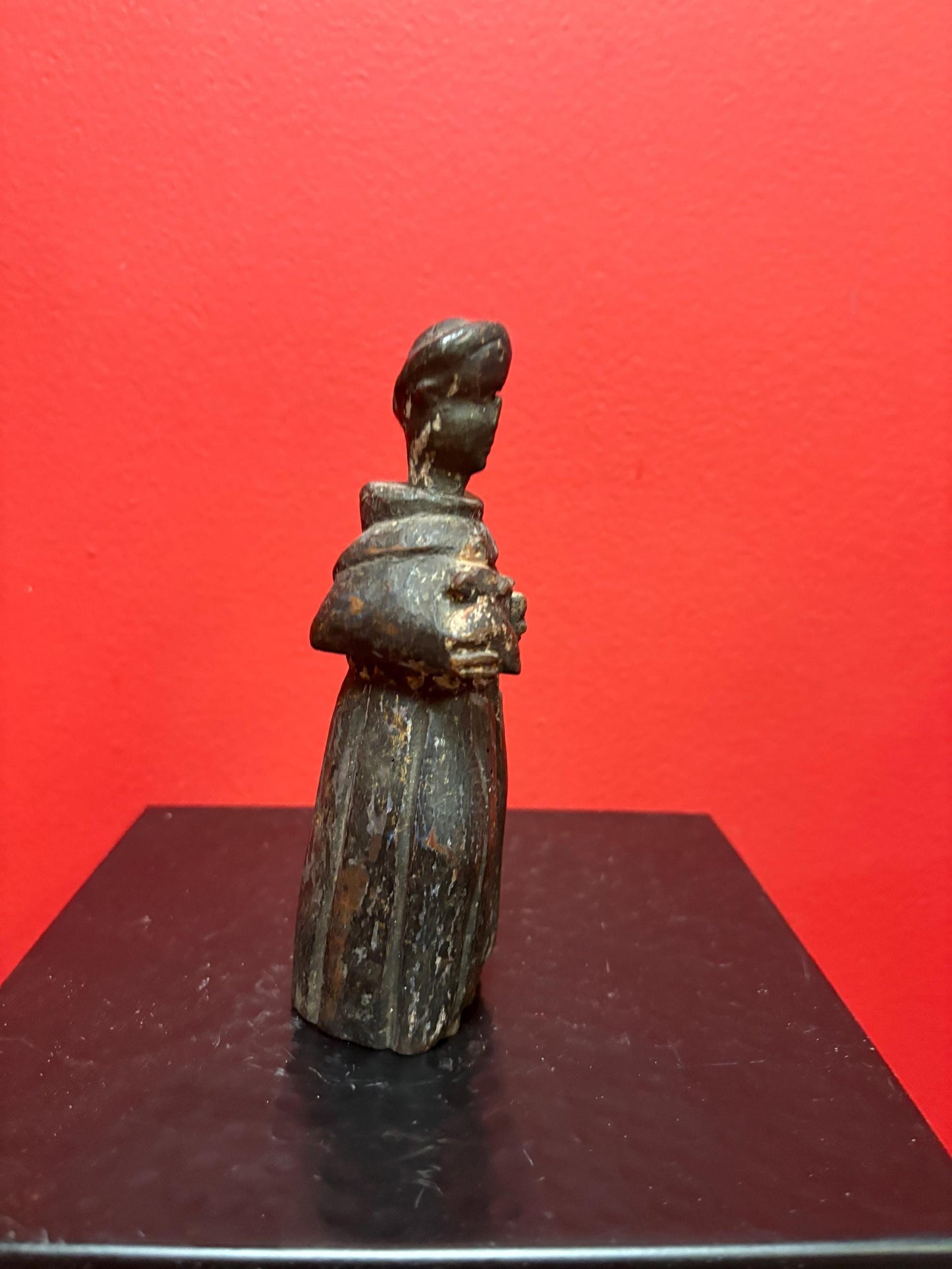 rare 6 inch tall 18 century Spanish Santos doll  wooden beauty in very very good condition  amazing detail