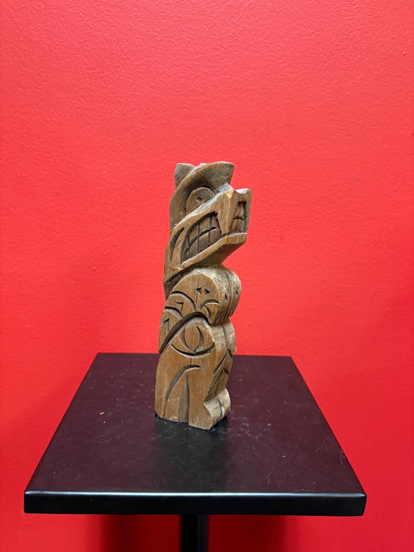 Beautiful 7 inch tall indigenous first nations pacific north West Coast Wolf totem statue  great detail  good value