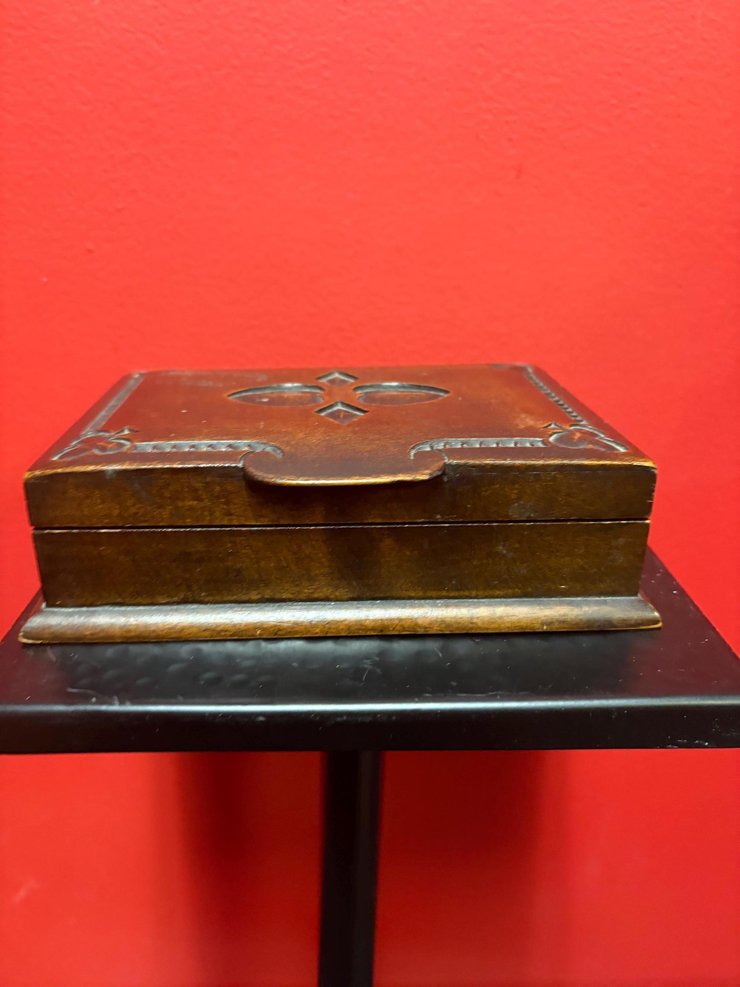 Antique 6 x 5 x 2 high wooden playing card box  stunning detail and great gift cards included - great gift