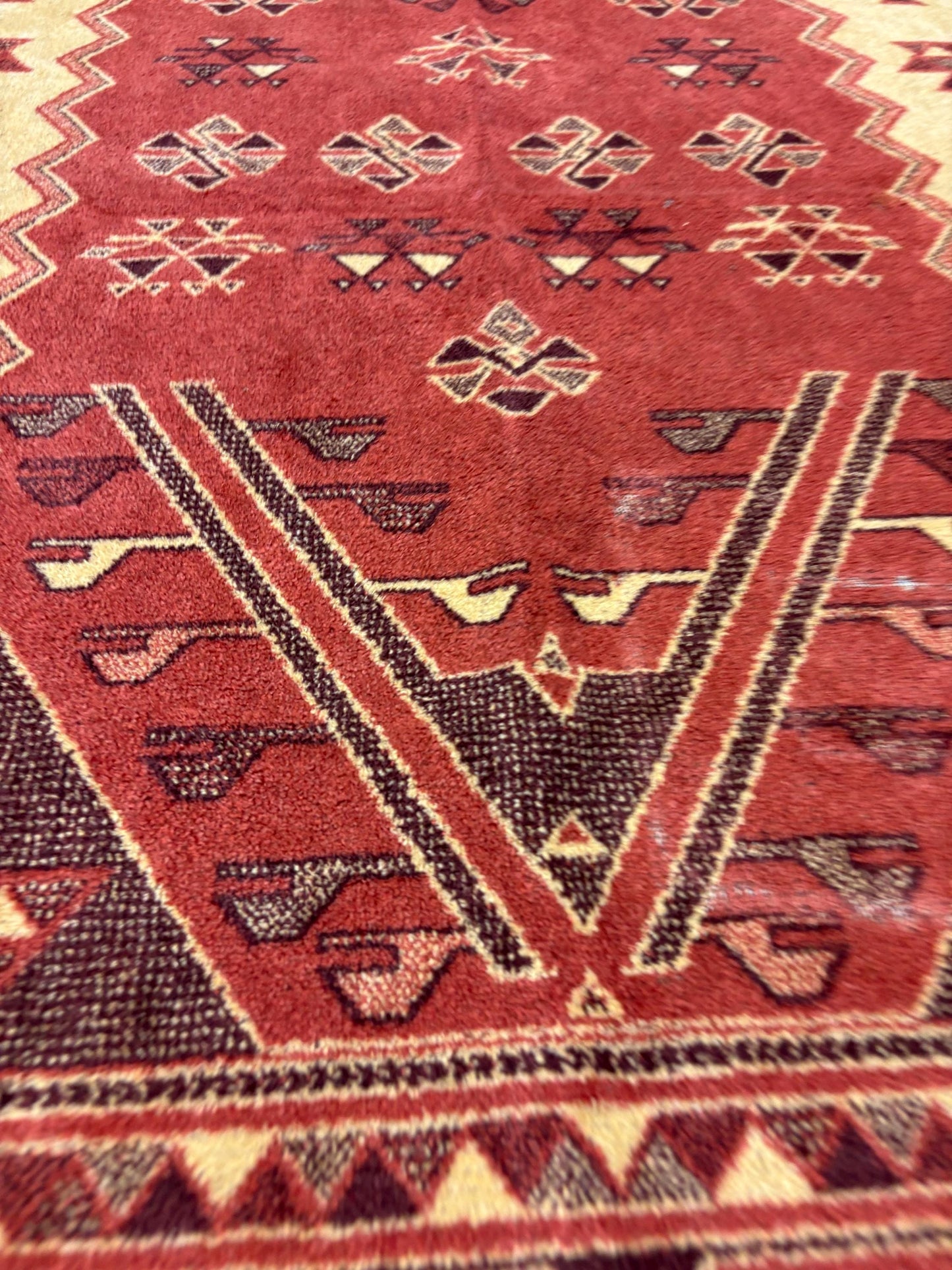 Beautiful Persian wool rug or wall hanging - little wear - 40 x 25  amazing value