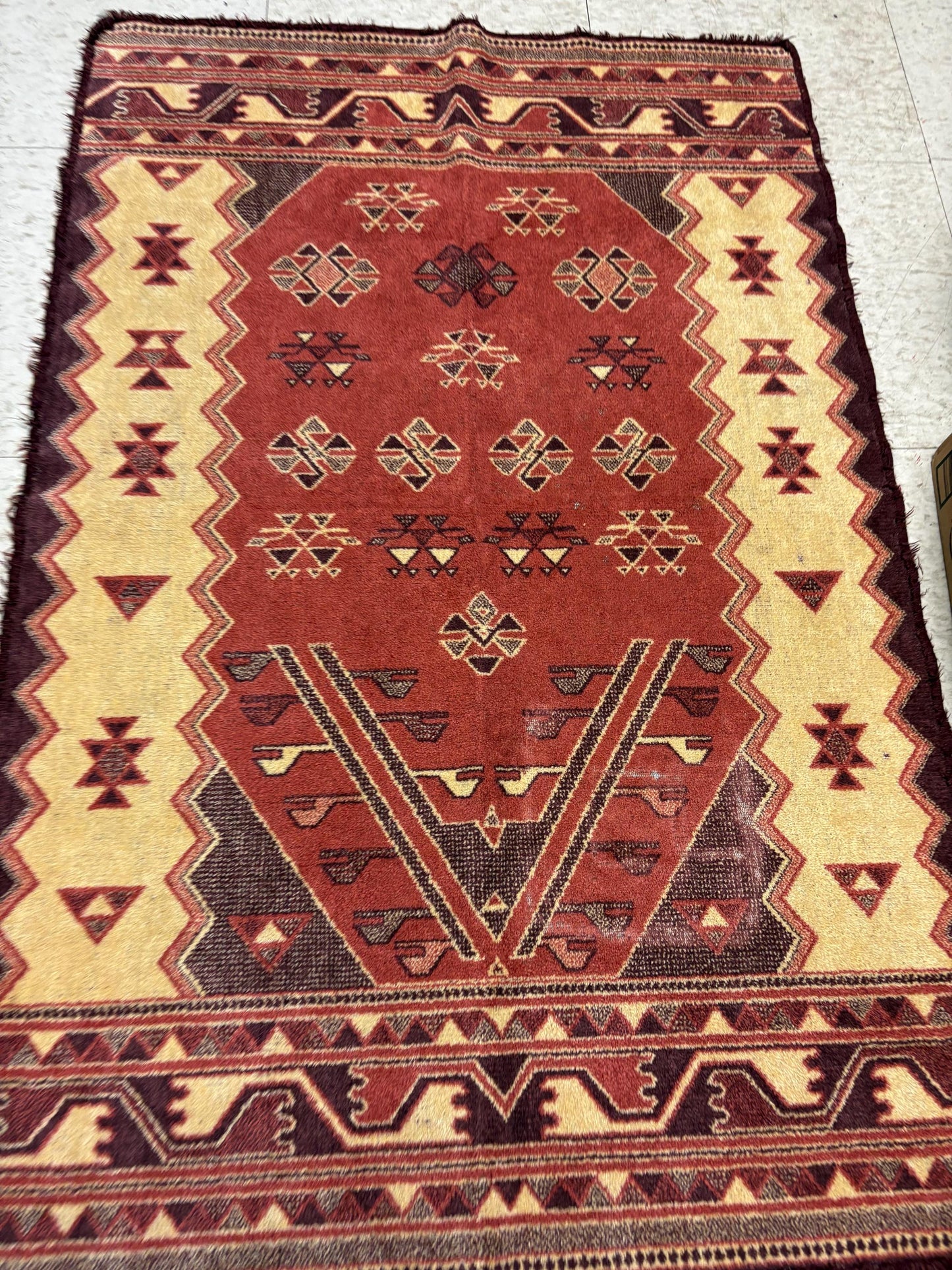 Beautiful Persian wool rug or wall hanging - little wear - 40 x 25  amazing value