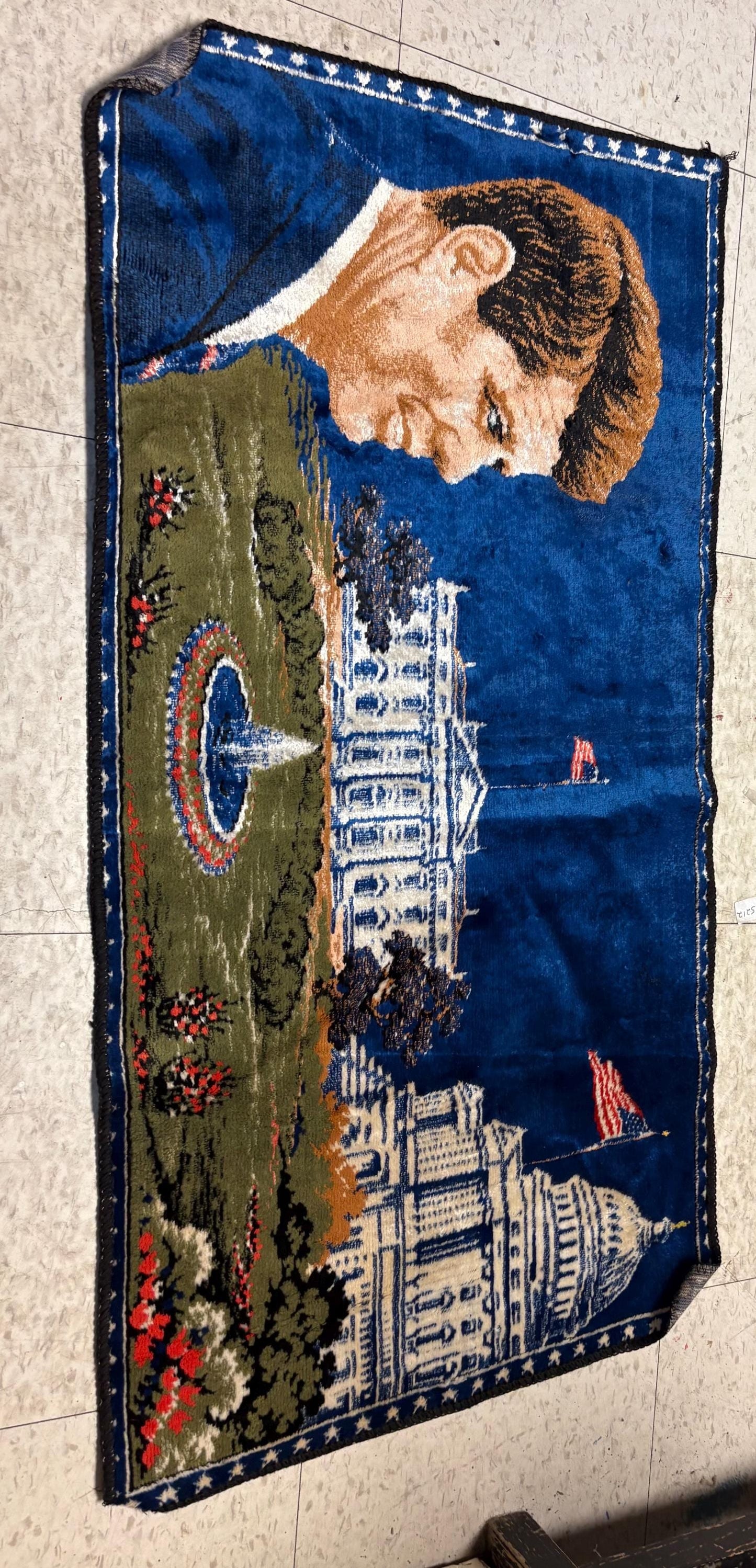 Beautiful American 36 x 19 inch JFK silk rug  great condition - John F. Kennedy - American memorabilia - wow