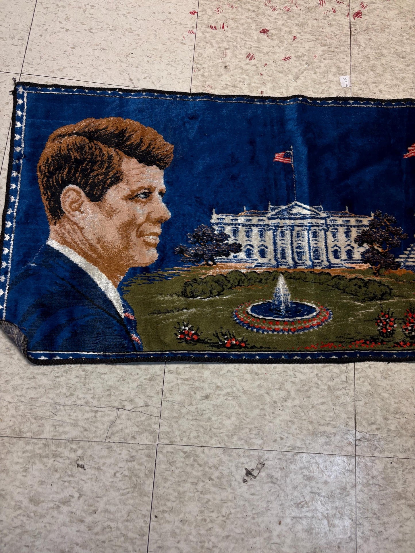 Beautiful American 36 x 19 inch JFK silk rug  great condition - John F. Kennedy - American memorabilia - wow