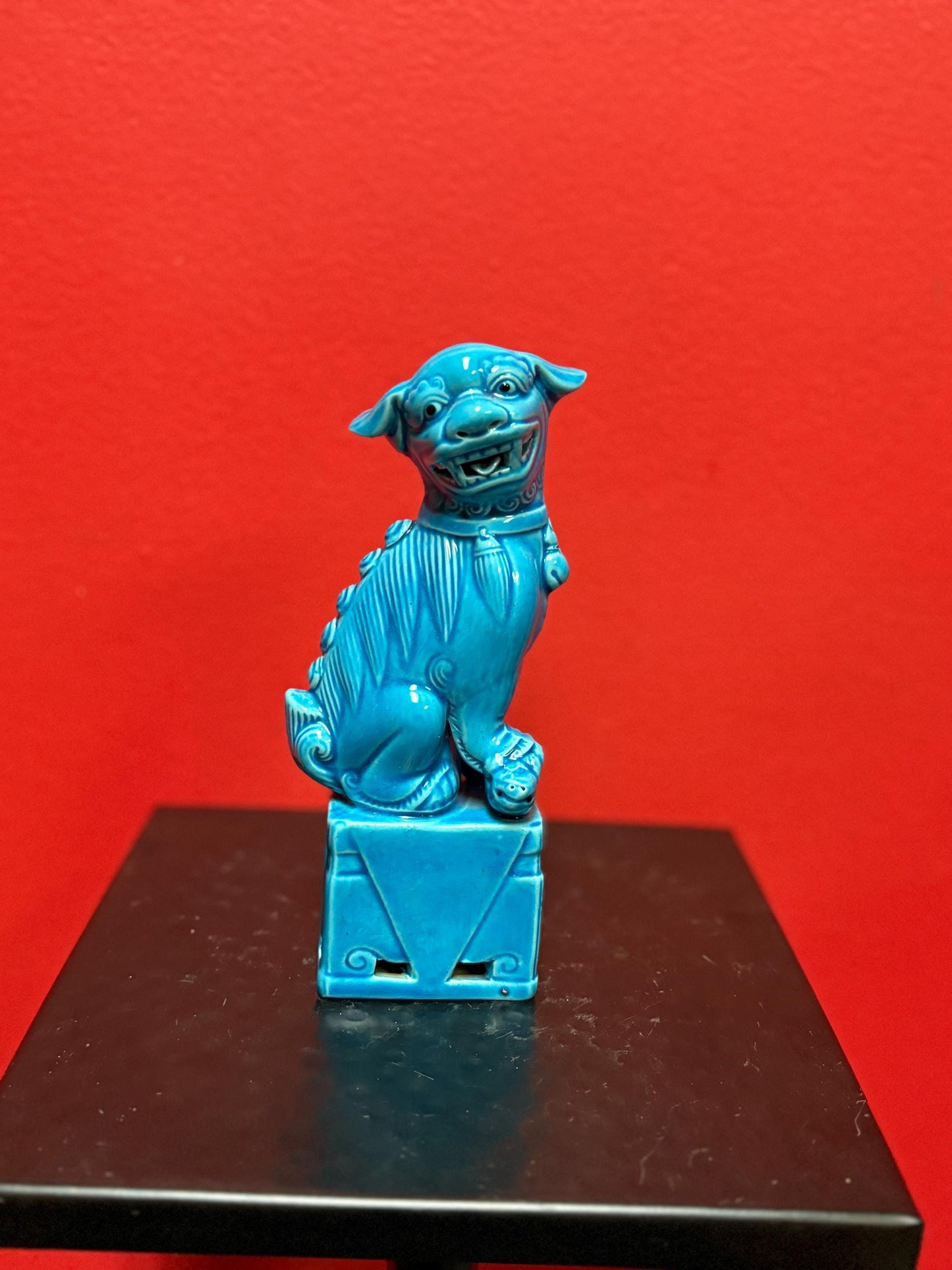 Beautiful antique Chinese 6 1/2 inch tall blue glazed foo dog in great condition