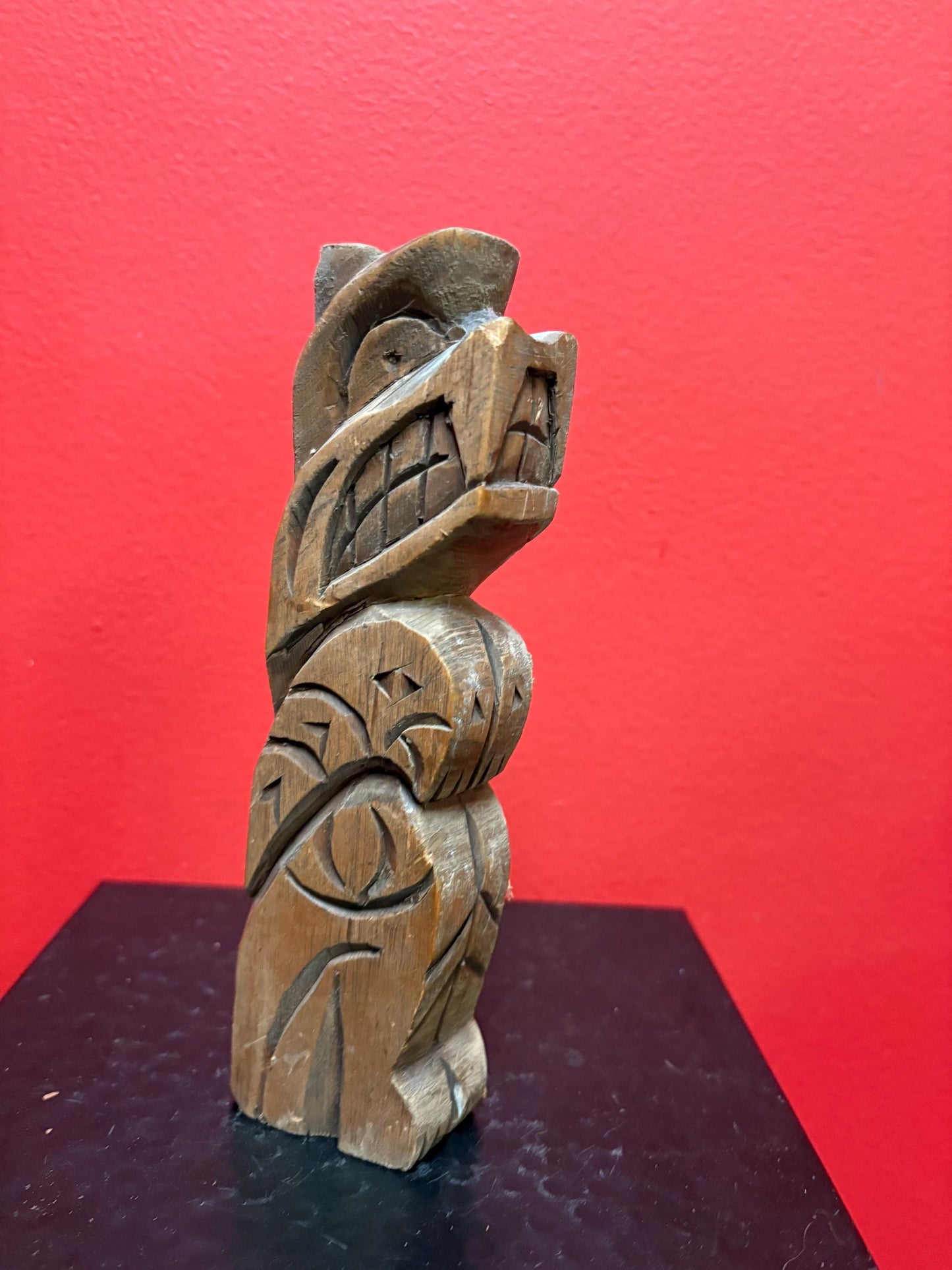 Beautiful 7 inch tall indigenous first nations pacific north West Coast Wolf totem statue  great detail  good value