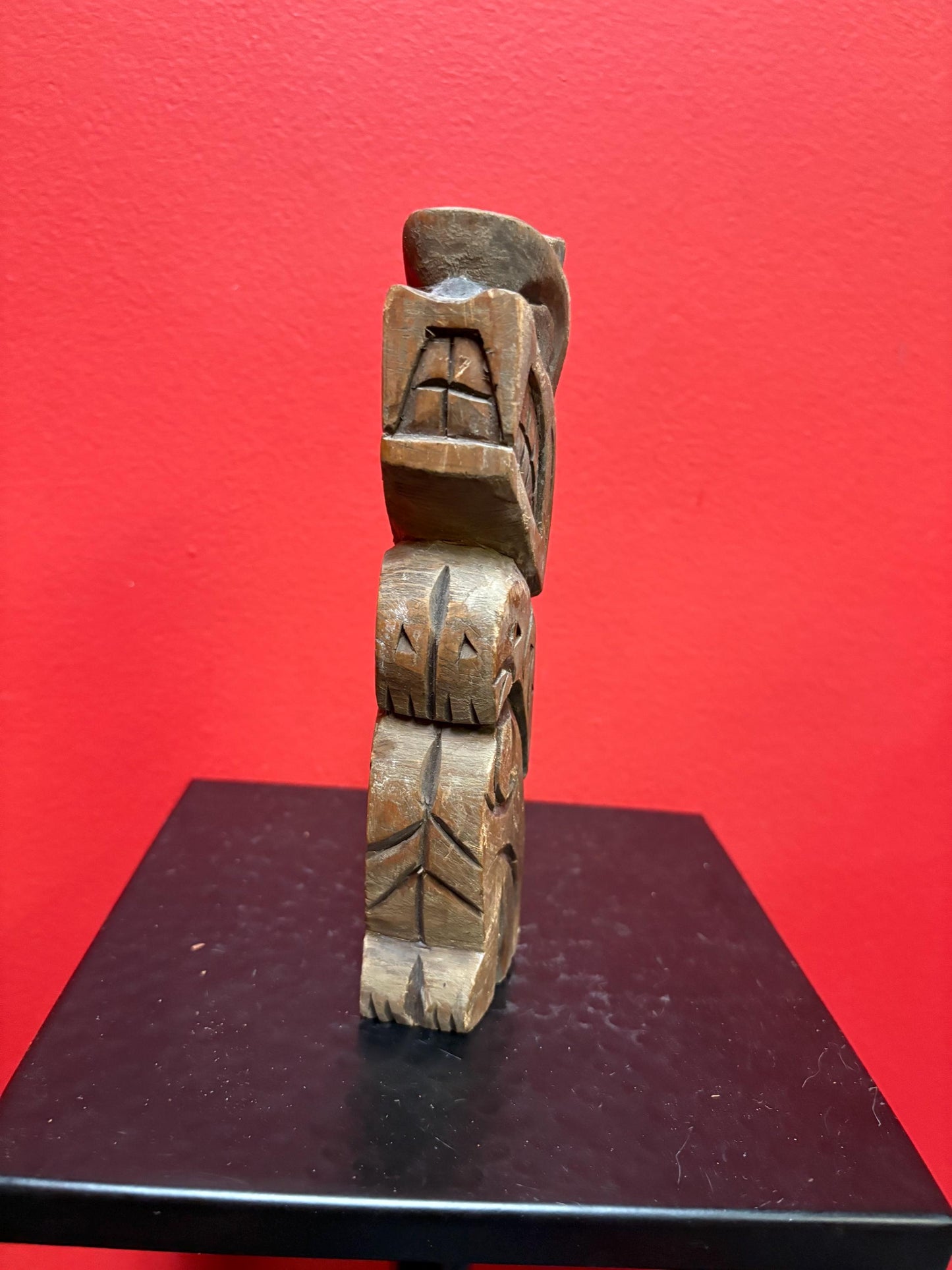 Beautiful 7 inch tall indigenous first nations pacific north West Coast Wolf totem statue  great detail  good value