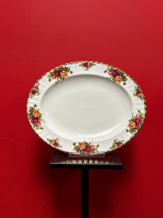 Beautiful old country rose platter  13.5 x 11 inch wide - perfect condition  perfect for the set  old country rose