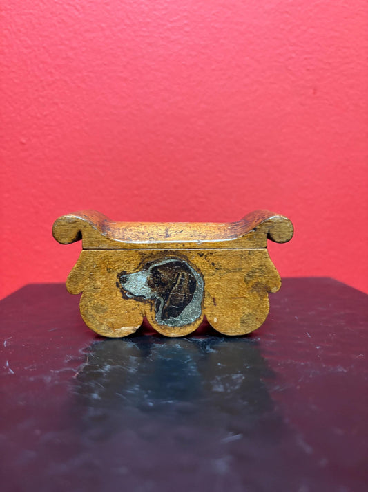 stunning 19 century handmade folk art made in prison box  with doggy design - 3.25 x 2 high  beautiful