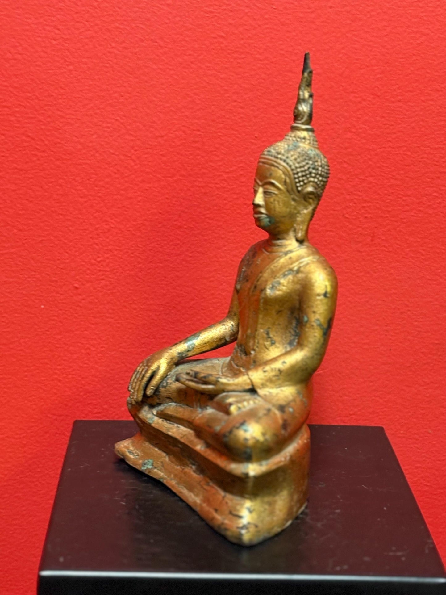 Magnificent museum quality 18 century THAI 9 1/2 x 5 wide gilded bronze seated statue of a Buddha  amazing patina -  wow