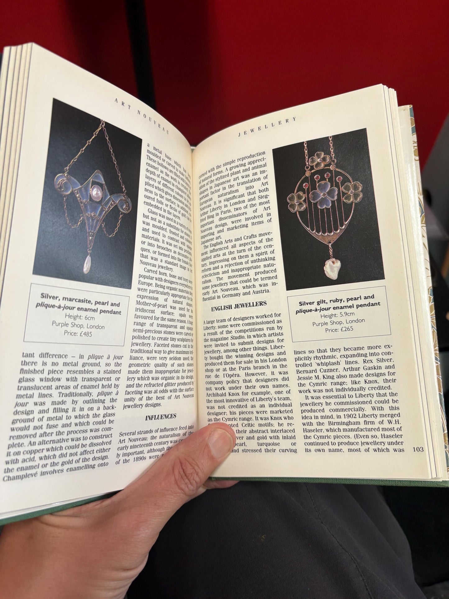 Lovely art nouveau buyers guide book  great reference- 1988 great value