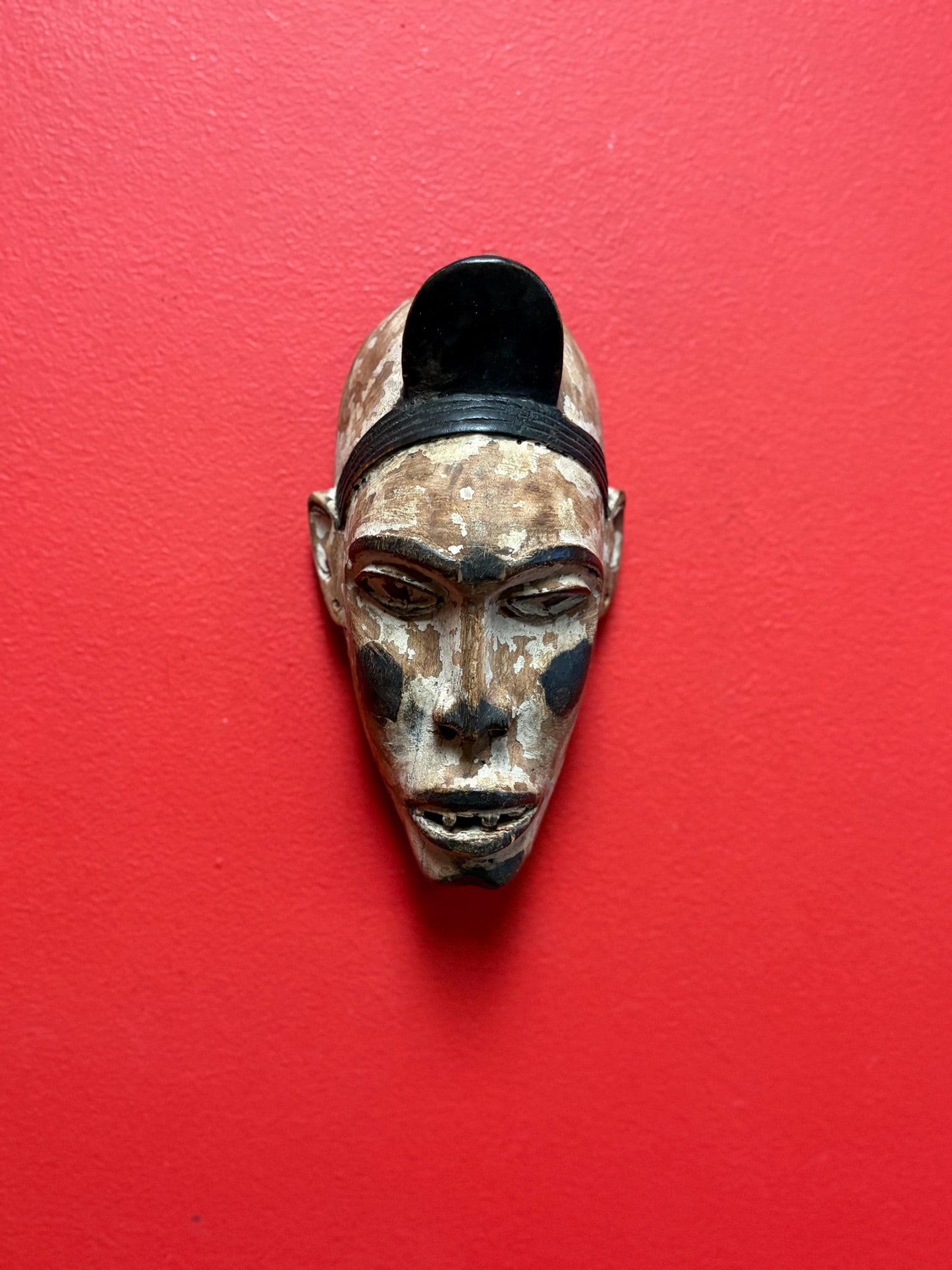 Beautiful African 7 x 3 inch wide antique mask  amazing patina and detail  really cool one