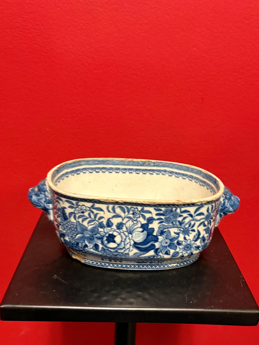 Stunning mid 18th century Chinese bowl  7 1/2 x 4 x 3 high  minor chips  see photos  amazing Chinese porcelain - wow
