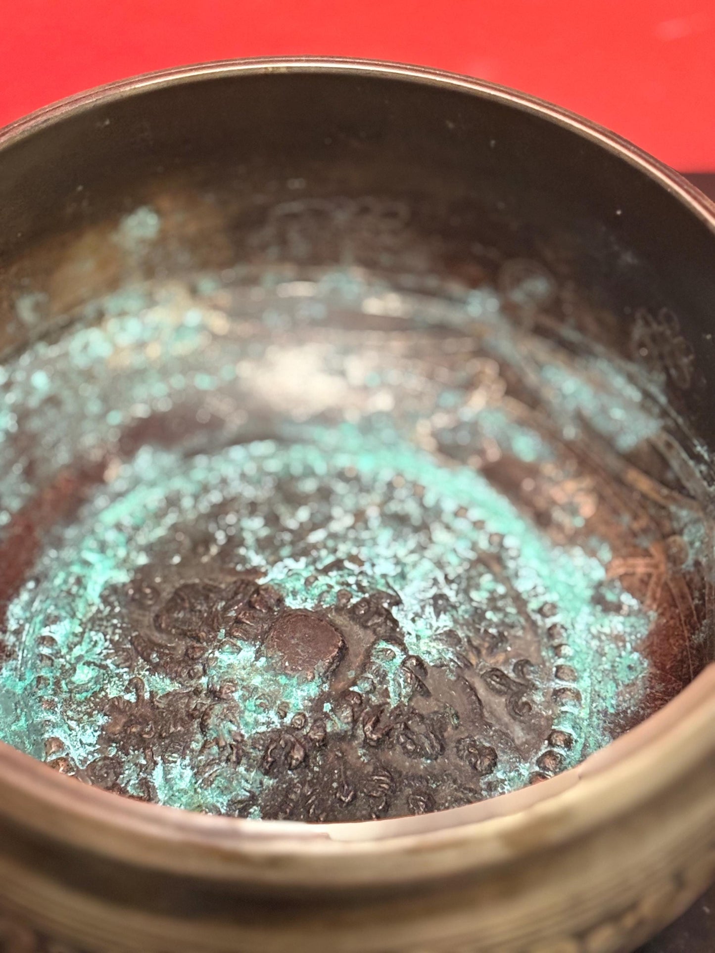 Stunning museum quality ancient 18th century Tibetan singing bowl with fabulous patina and oxidization  - wonderful detail 8 x 3 high - wow