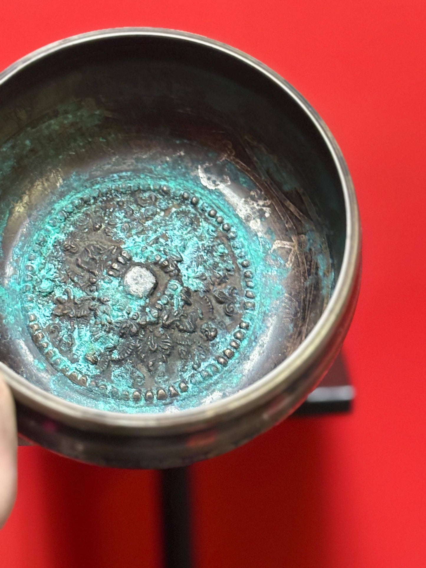 Stunning museum quality ancient 18th century Tibetan singing bowl with fabulous patina and oxidization  - wonderful detail 8 x 3 high - wow
