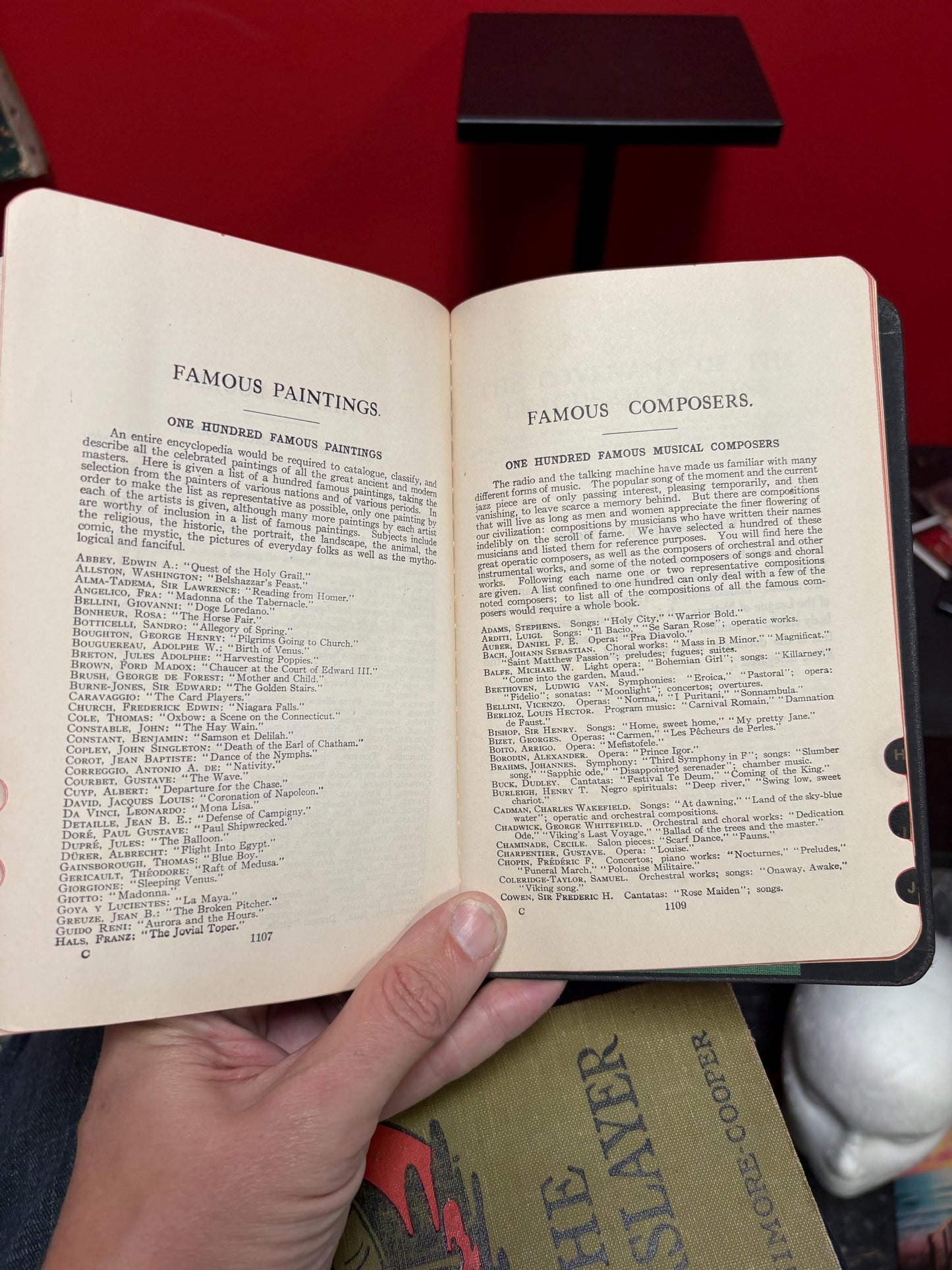 Antique edition of the universal handbook in great condition