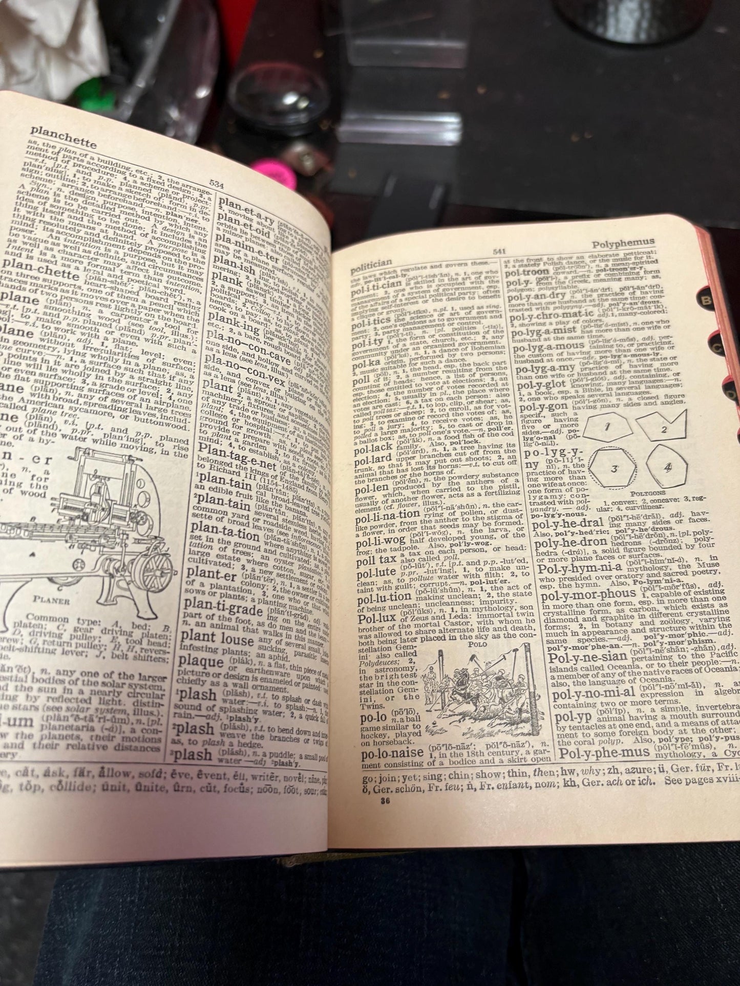 Antique edition of the universal handbook in great condition