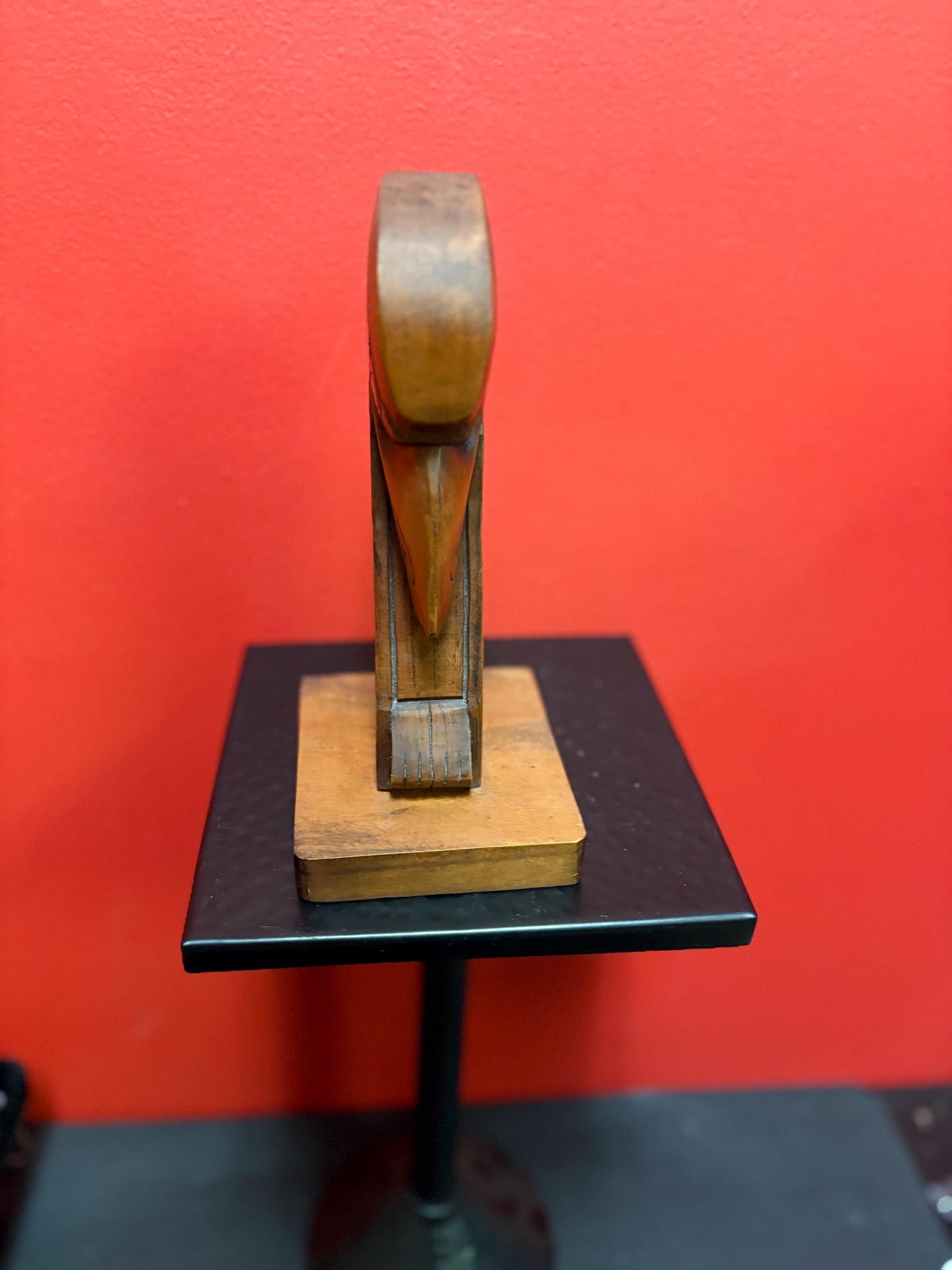 Beautiful indigenous first nation pacific  northwest coast 9 inch tall Raven statue with amazing detail