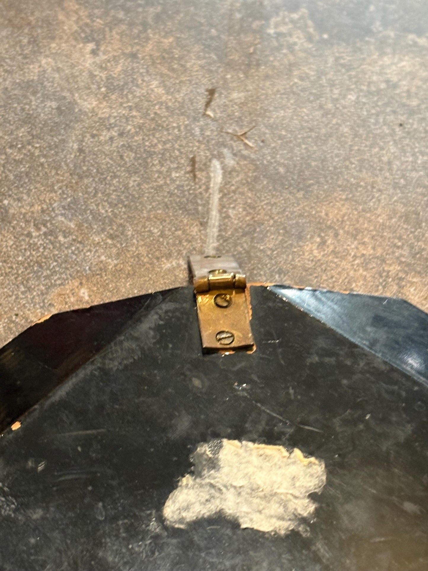 Stunning 19 century Japanese lacquer plaque ready to hang   9 inches across  some scratches